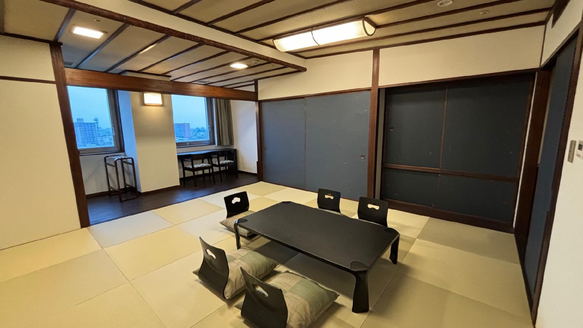 Japanese-style room 12.5 tatami mats (1-5 persons)