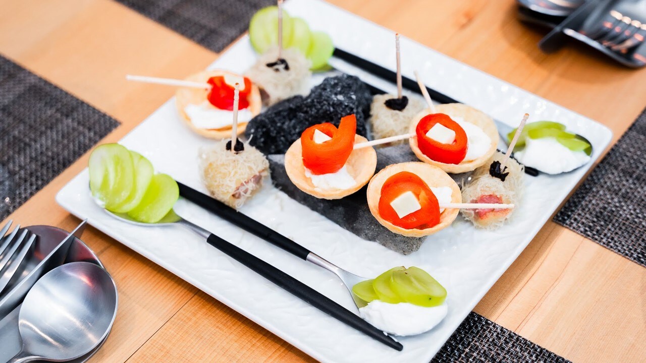 Savor seasonal ingredients with the aroma of a wood fire (example of meal)