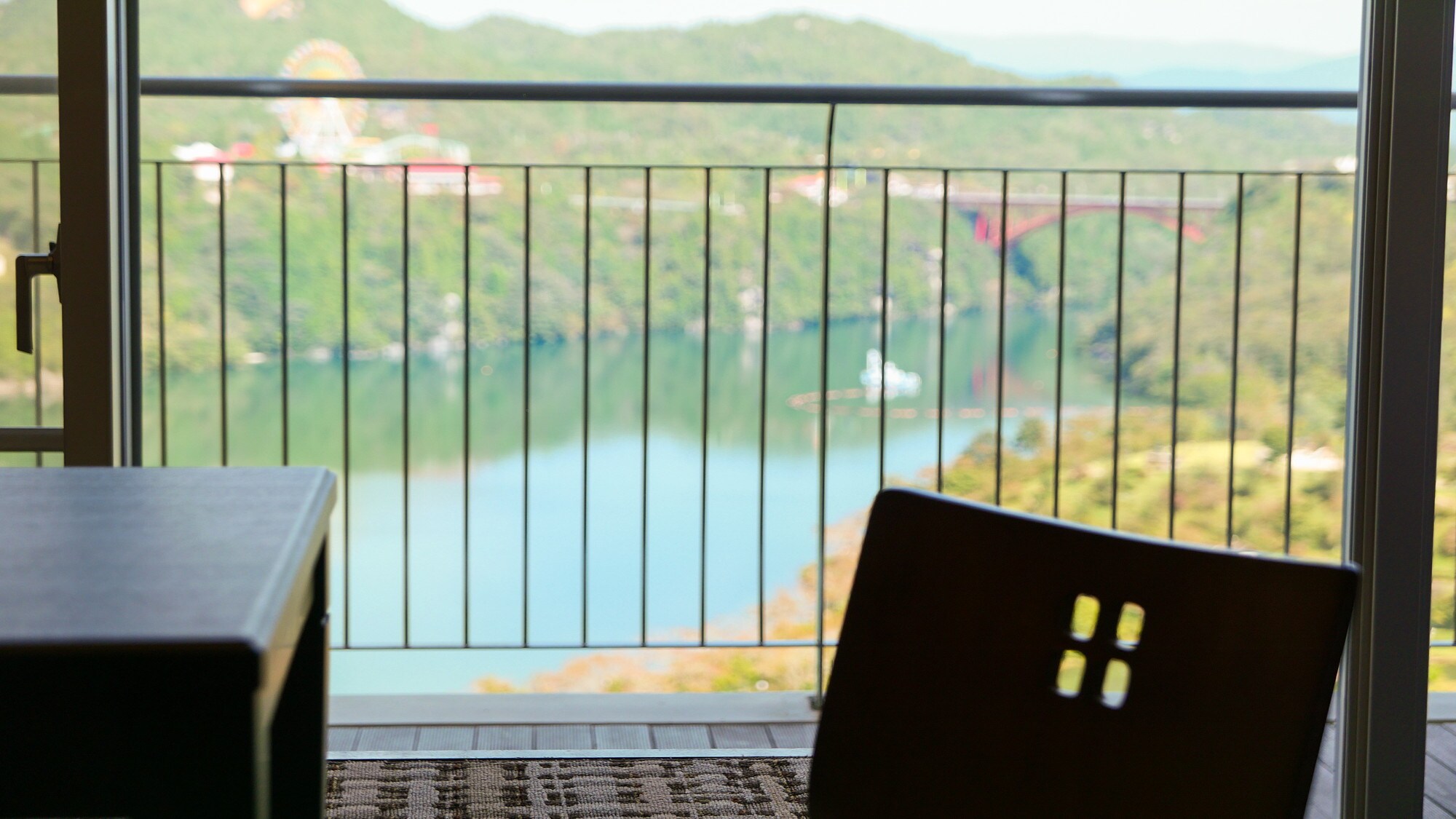 เตียงแฝดไร้สิ่งกีดขวาง◆ ทิวทัศน์ Ena Gorge