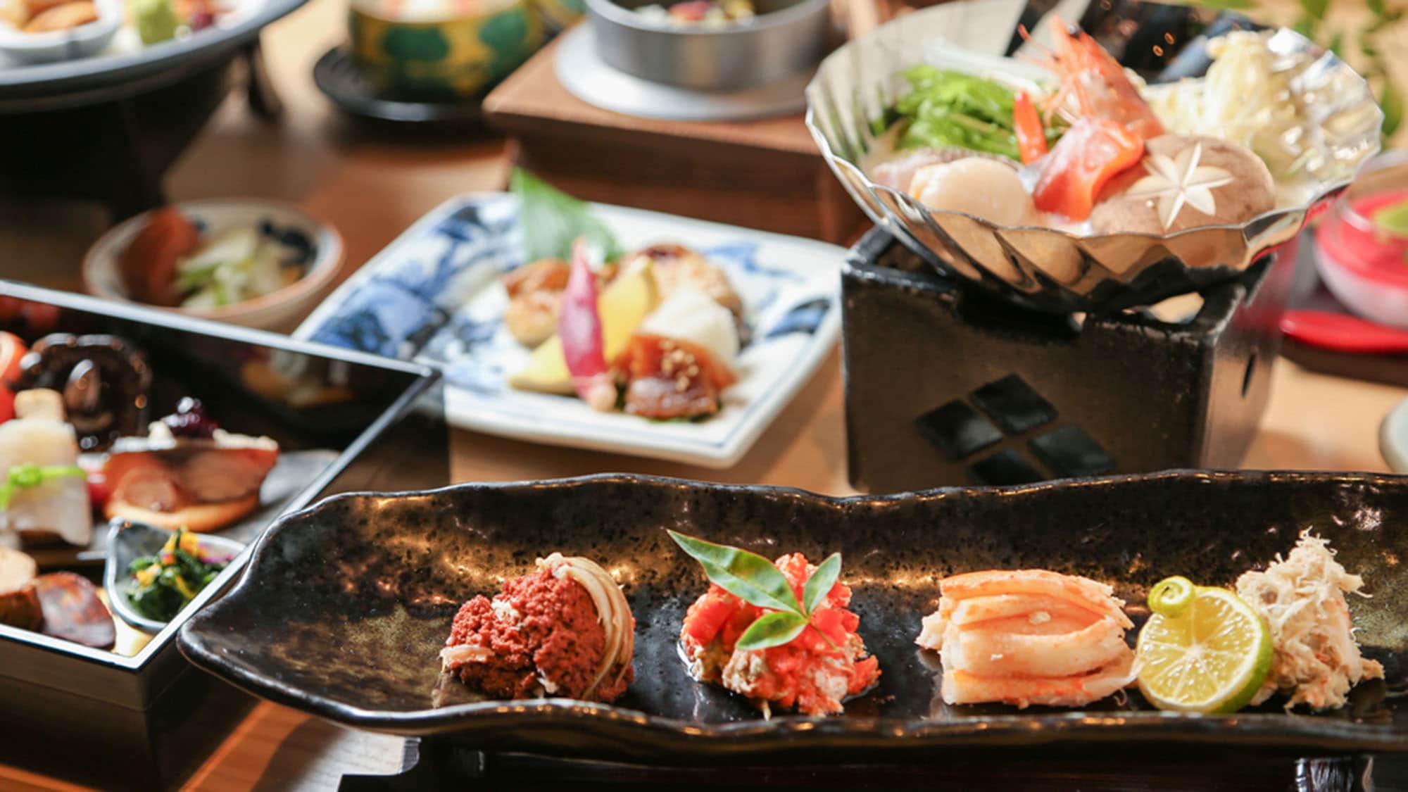 ・Nihonkai Kaiseki: Enjoy a variety of seasonal ingredients from the Sea of Japan and Fukui