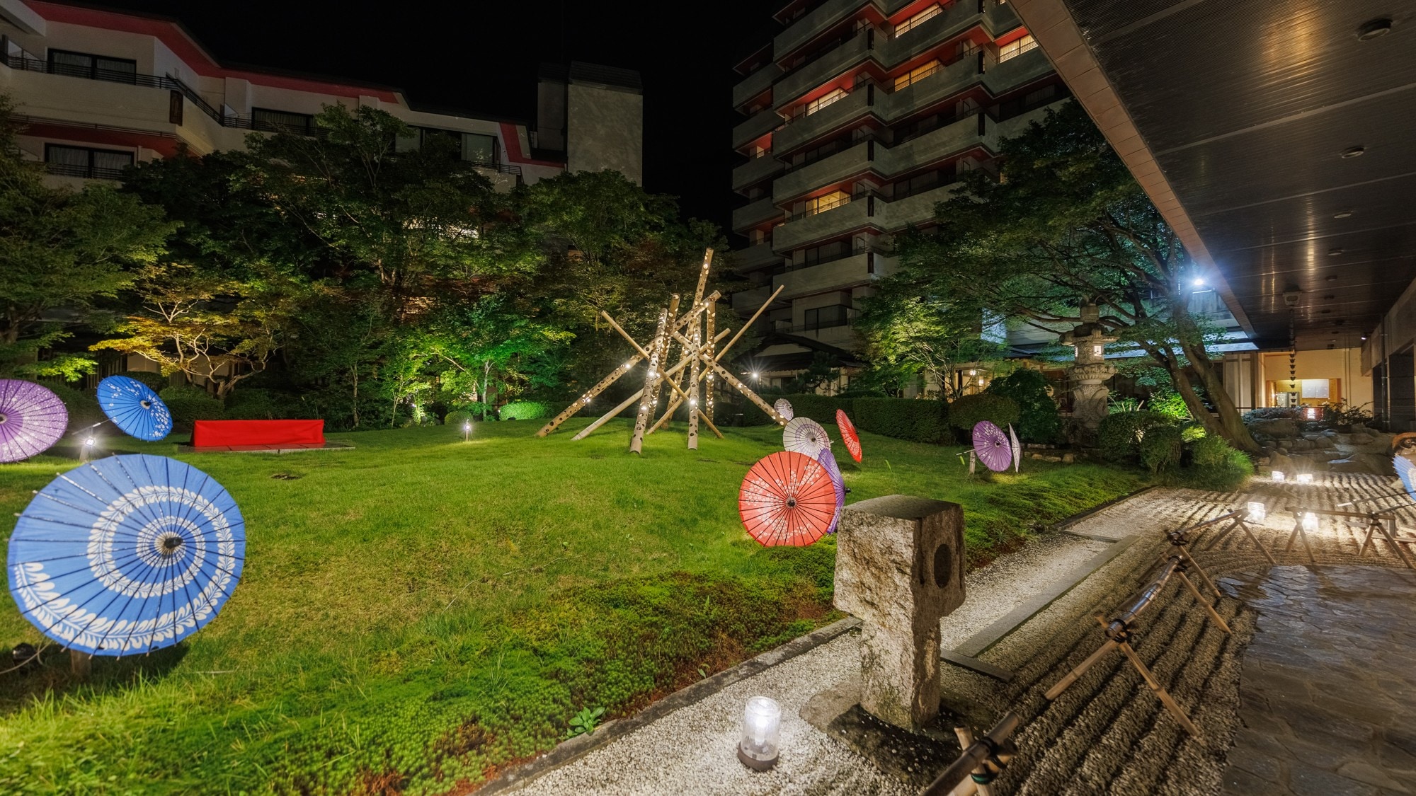 [สวน] เพลิดเพลินไปกับสวนที่ประดับไฟ