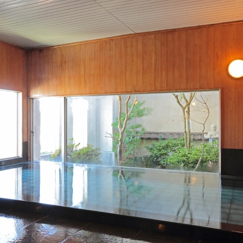 * Men's public bath "Seisei no Yu"