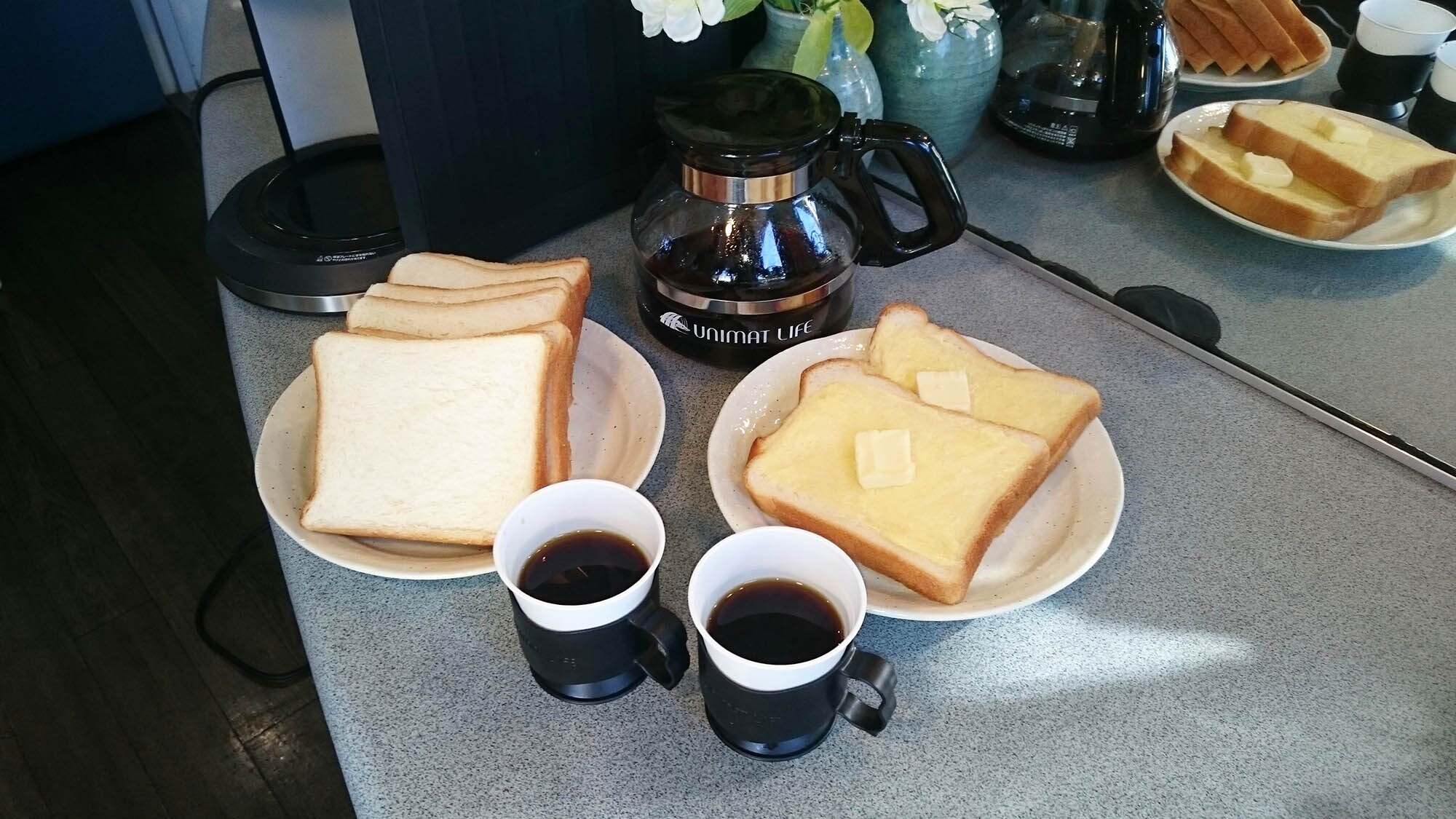 ・For those who prefer a light breakfast. Coffee and toast are recommended.