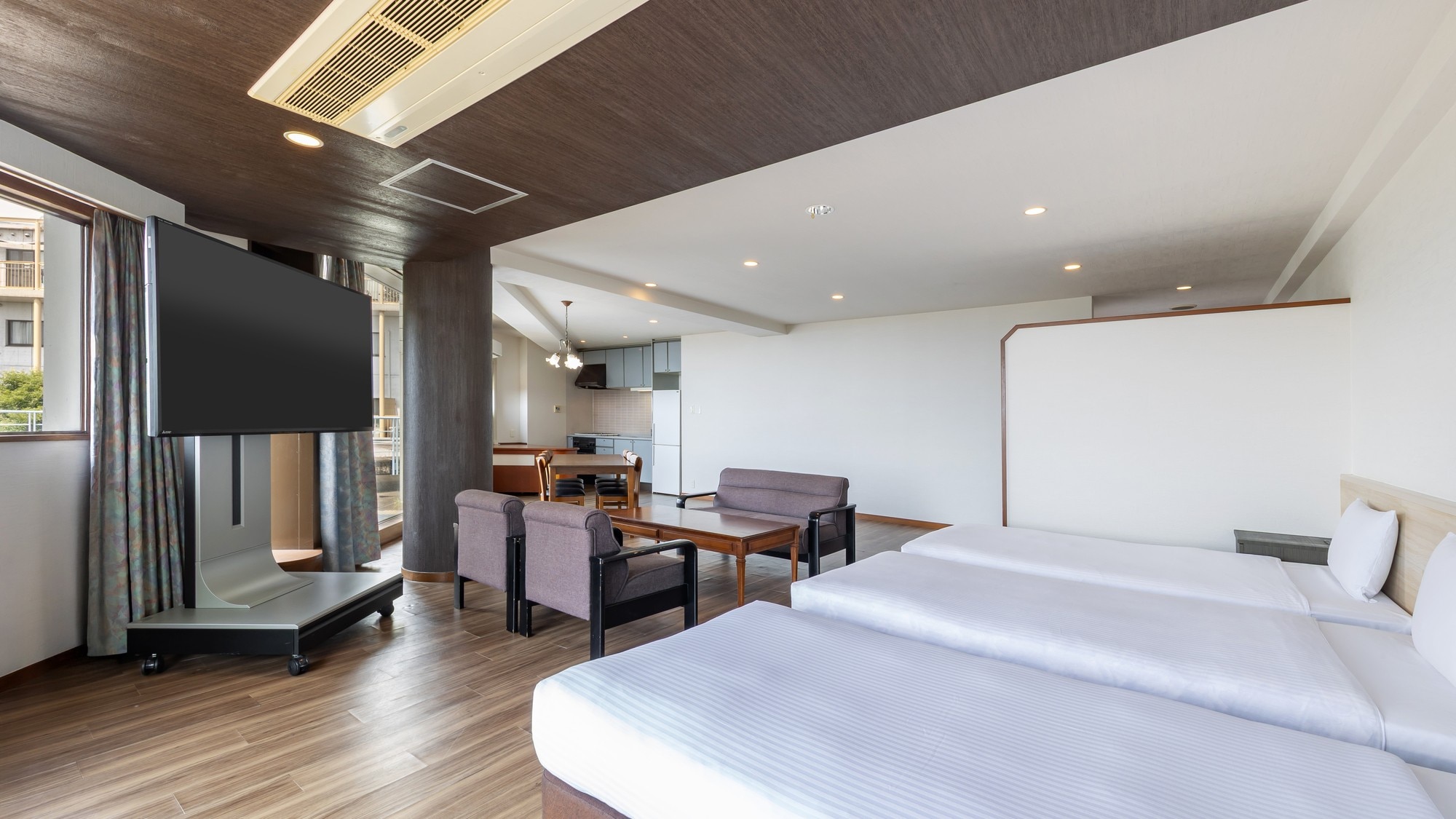 ◇ [Roof terrace with ocean view] Premium Western-style room with 5 beds