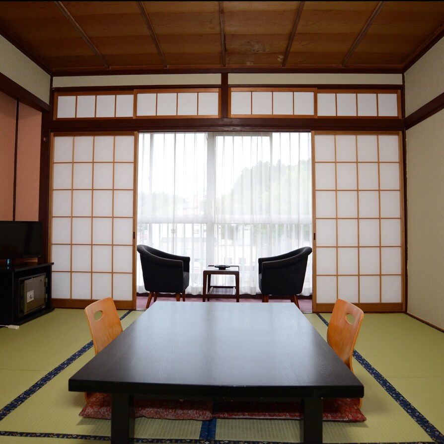 Japanese-style room