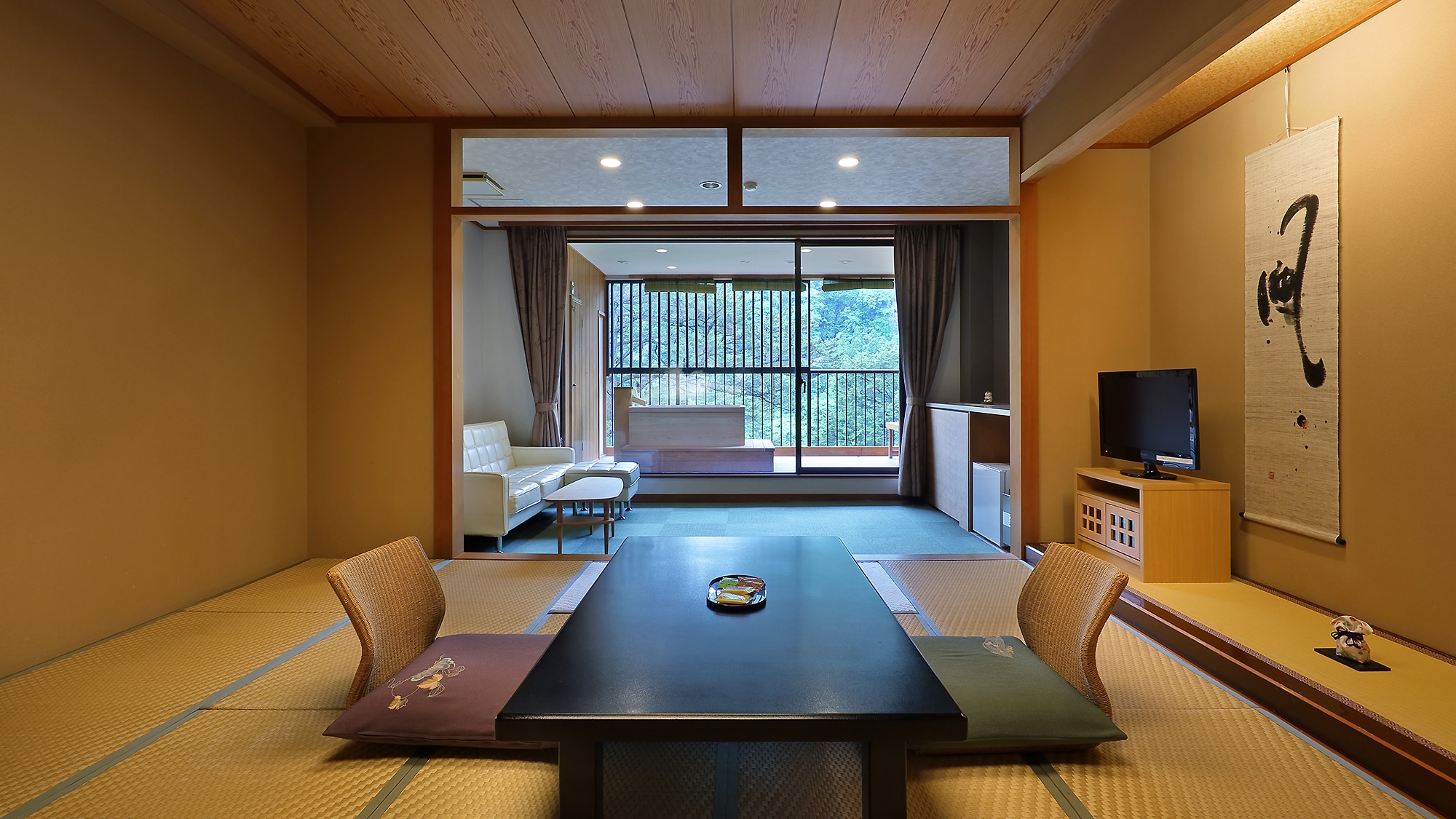 Kamar bergaya Jepang-Barat dengan pemandian terbuka "Kiri no Ma"