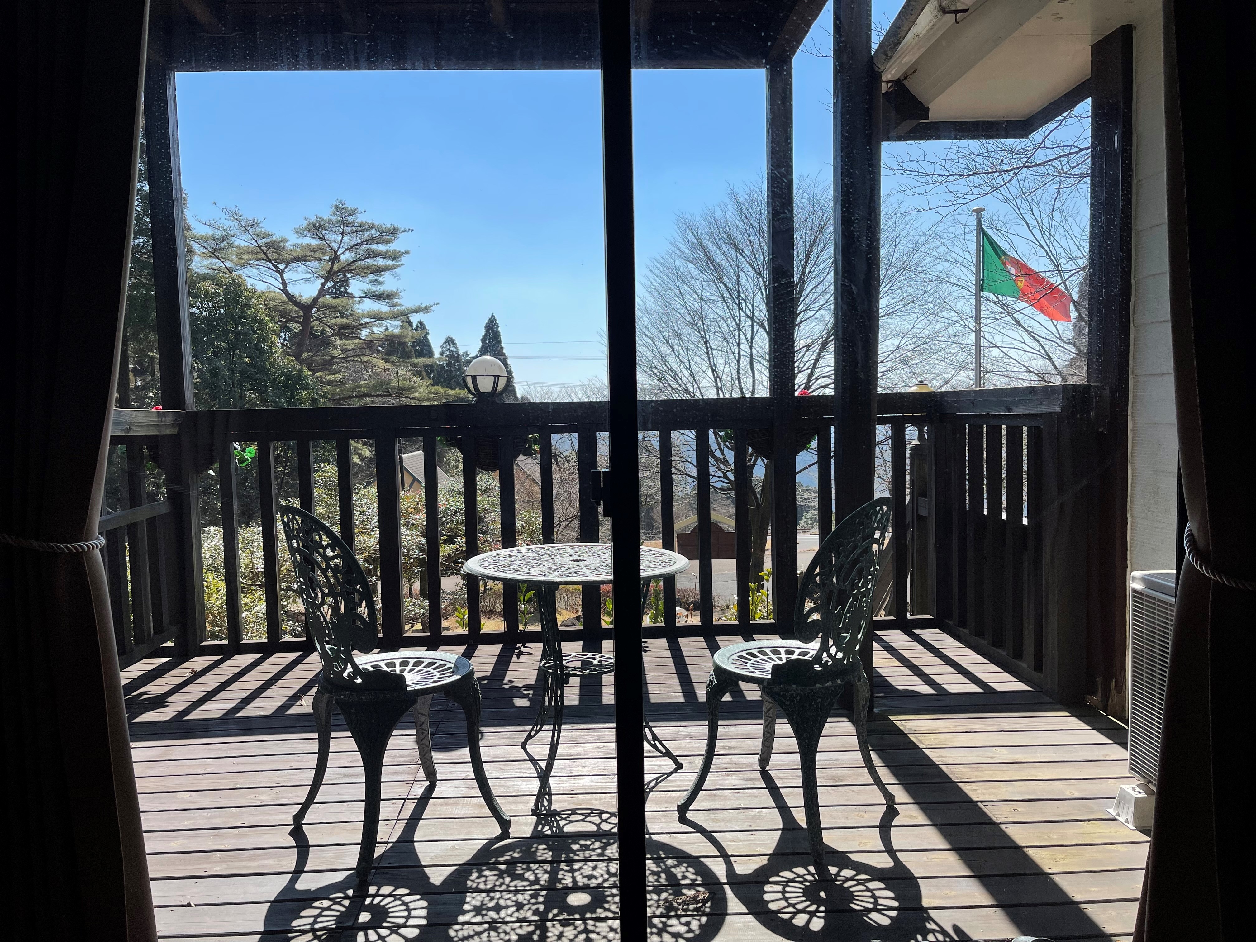 balcony