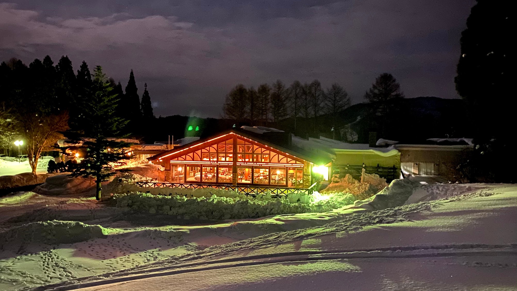●View of the restaurant at night from Hakuba Sanosaka Ski Resort.