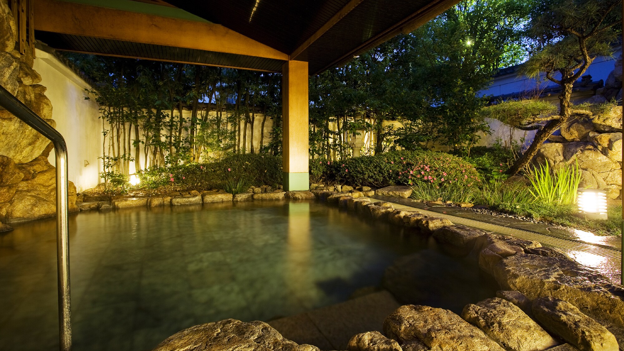 Open-air bath -night-