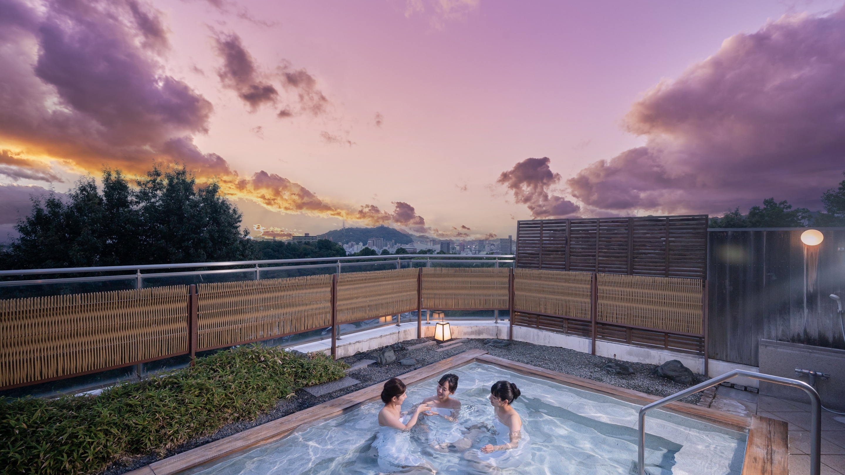 Open-air bath (women)