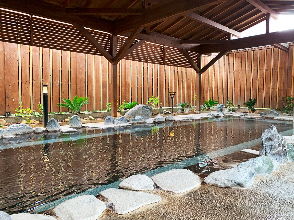 Open-air bath