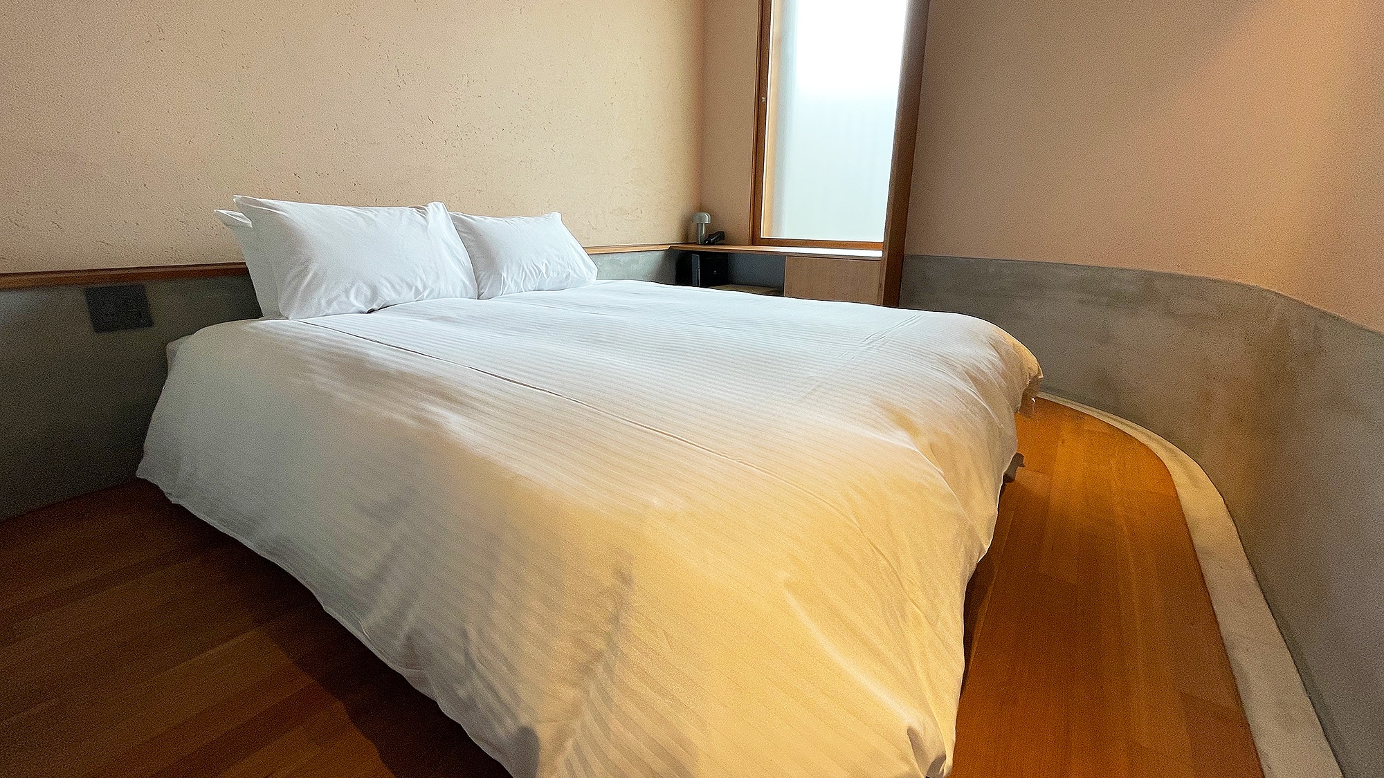 [Giường cỡ Queen x 1] Giường đôi - Thích hợp cho một người ở cũng như các cặp đôi.