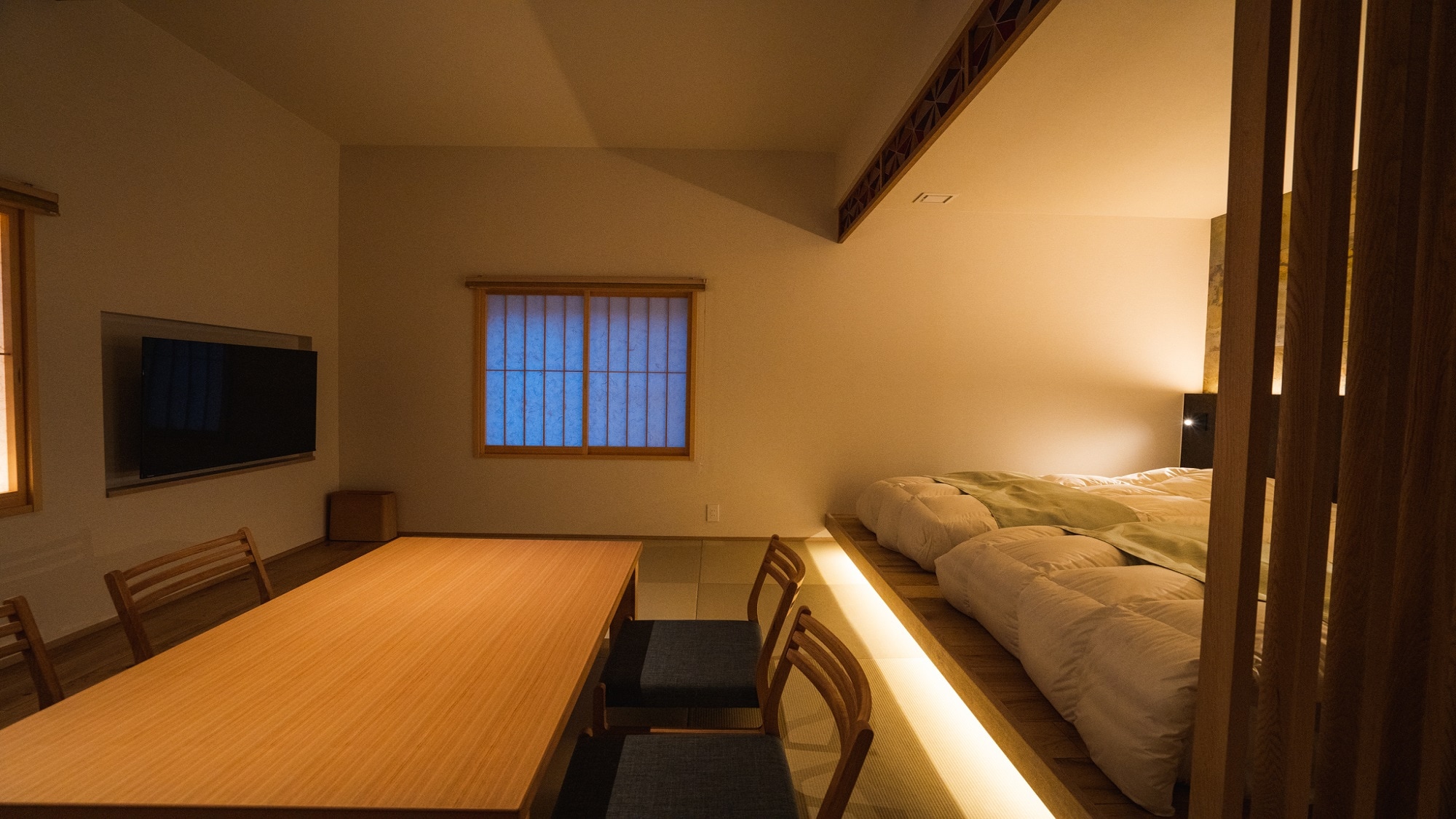 [Guest room with cypress open-air bath] 'Japanese modern' superior guest room (Guest room image)