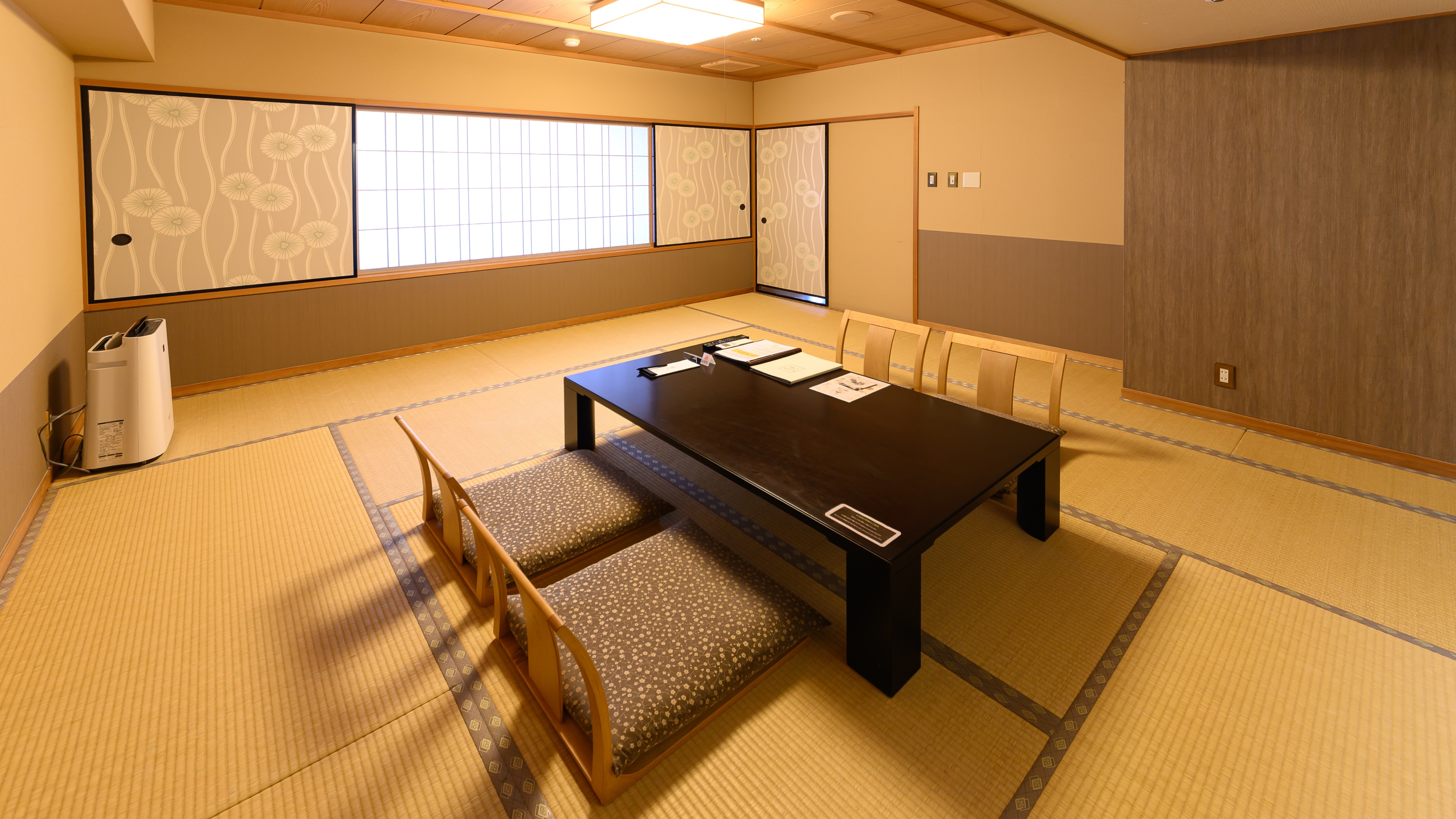 Kamar terpopuler kami! "Kamar Eksekutif Satoyama Bergaya Jepang-Barat dengan Kamar Mandi Terbuka dan Bak Mandi Enamel" [Lantai 8] (Gambar)
