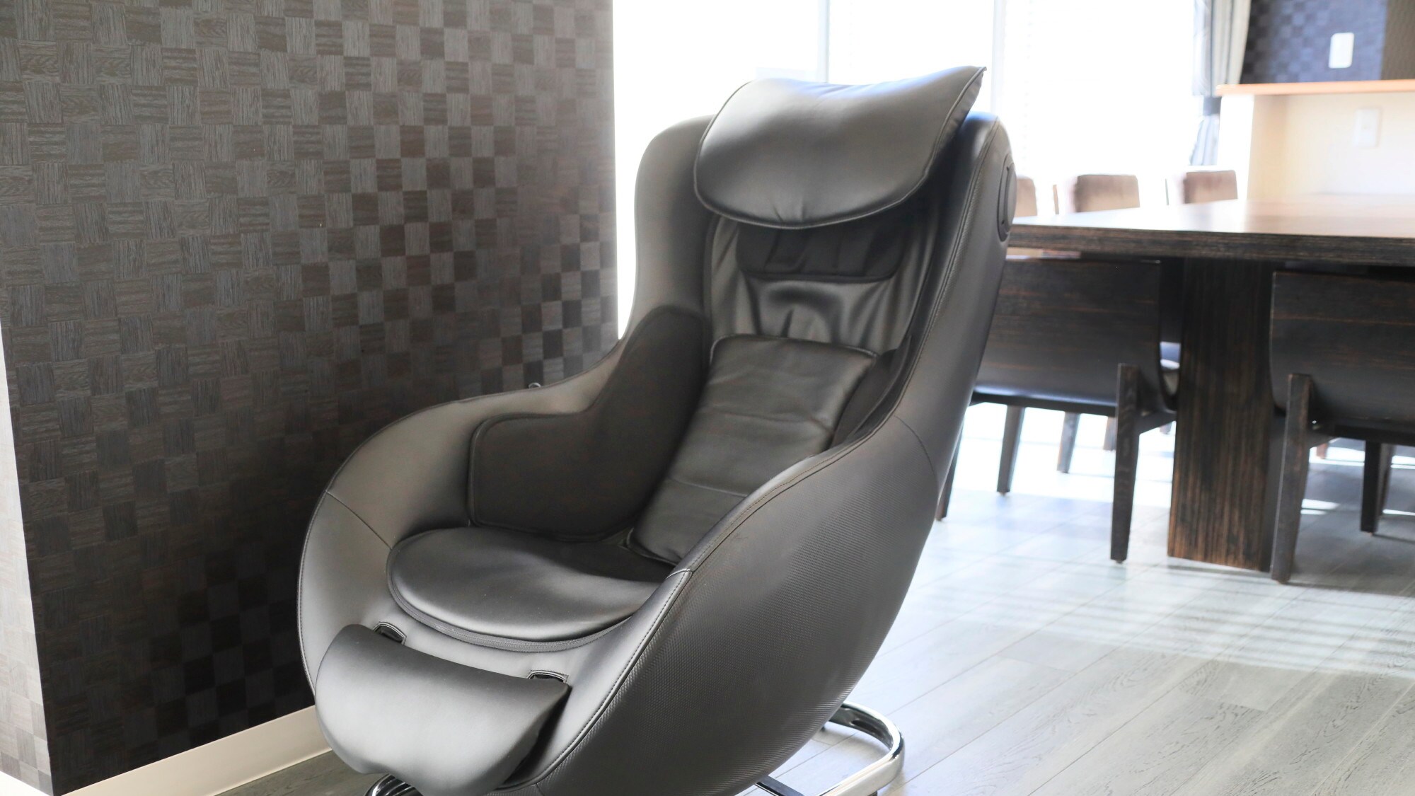 [Grand Room Deluxe Example] The room is equipped with a massage chair.