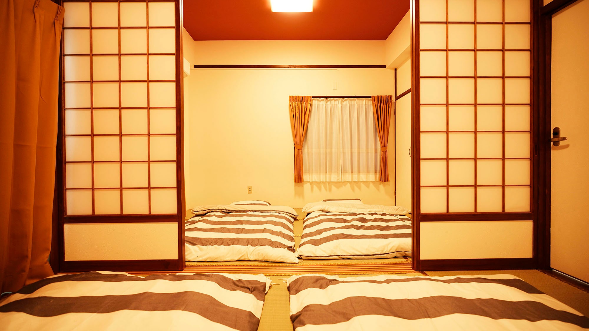 ・Room 201: Two adjoining Japanese-style rooms
