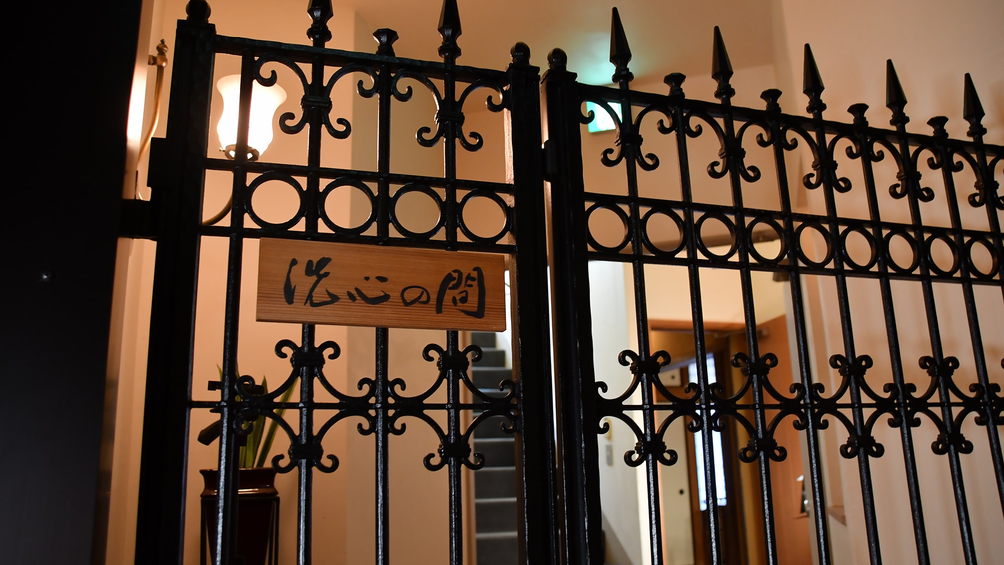Entrance to the maisonette-style room "Senshin-no-ma"