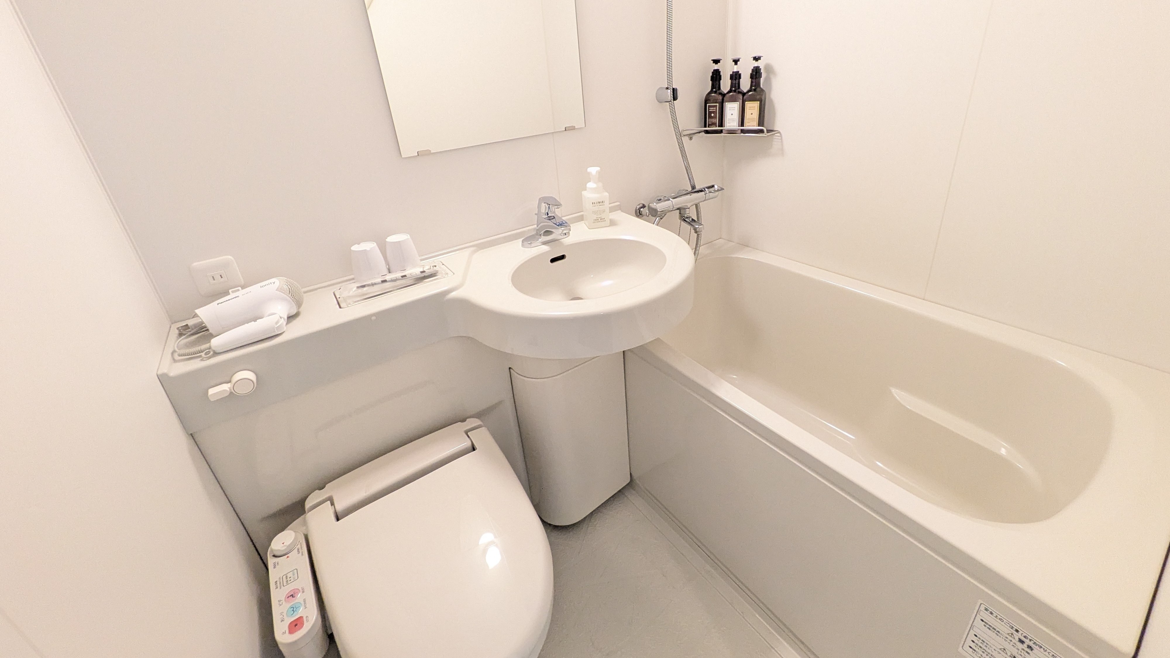 Unit bathroom (all rooms)