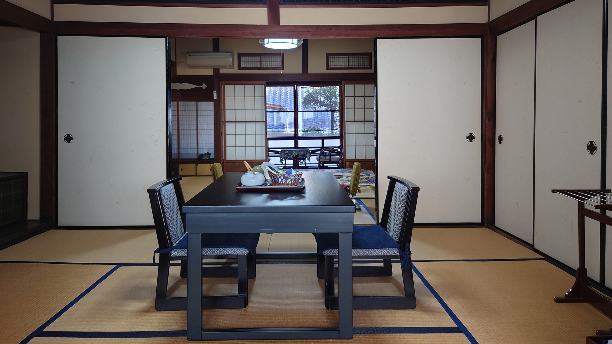 [General Nogi's Room (14 tatami mats, non-smoking, 2nd floor, with key)] This is the room where Mr. and Mrs. Nogi stayed.