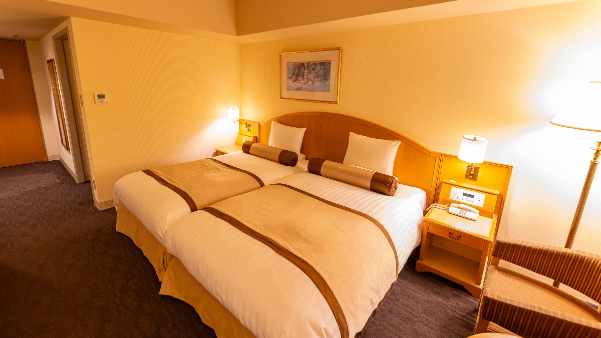 Superior Hollywood Twin Room Example