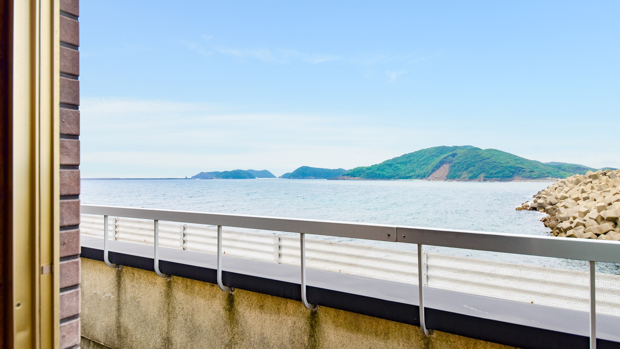 * [Example of view] You can overlook Tatsuno Island from your room.