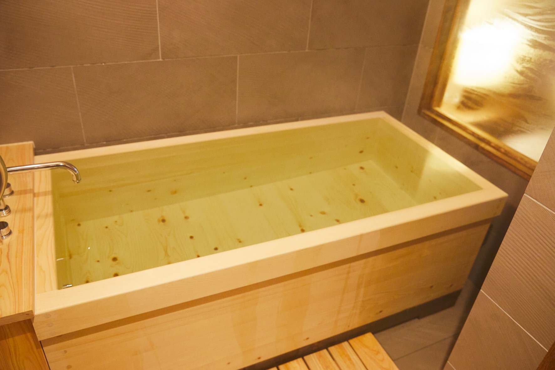 Japanese-Western style room with indoor hot spring bath "Tsubaki"