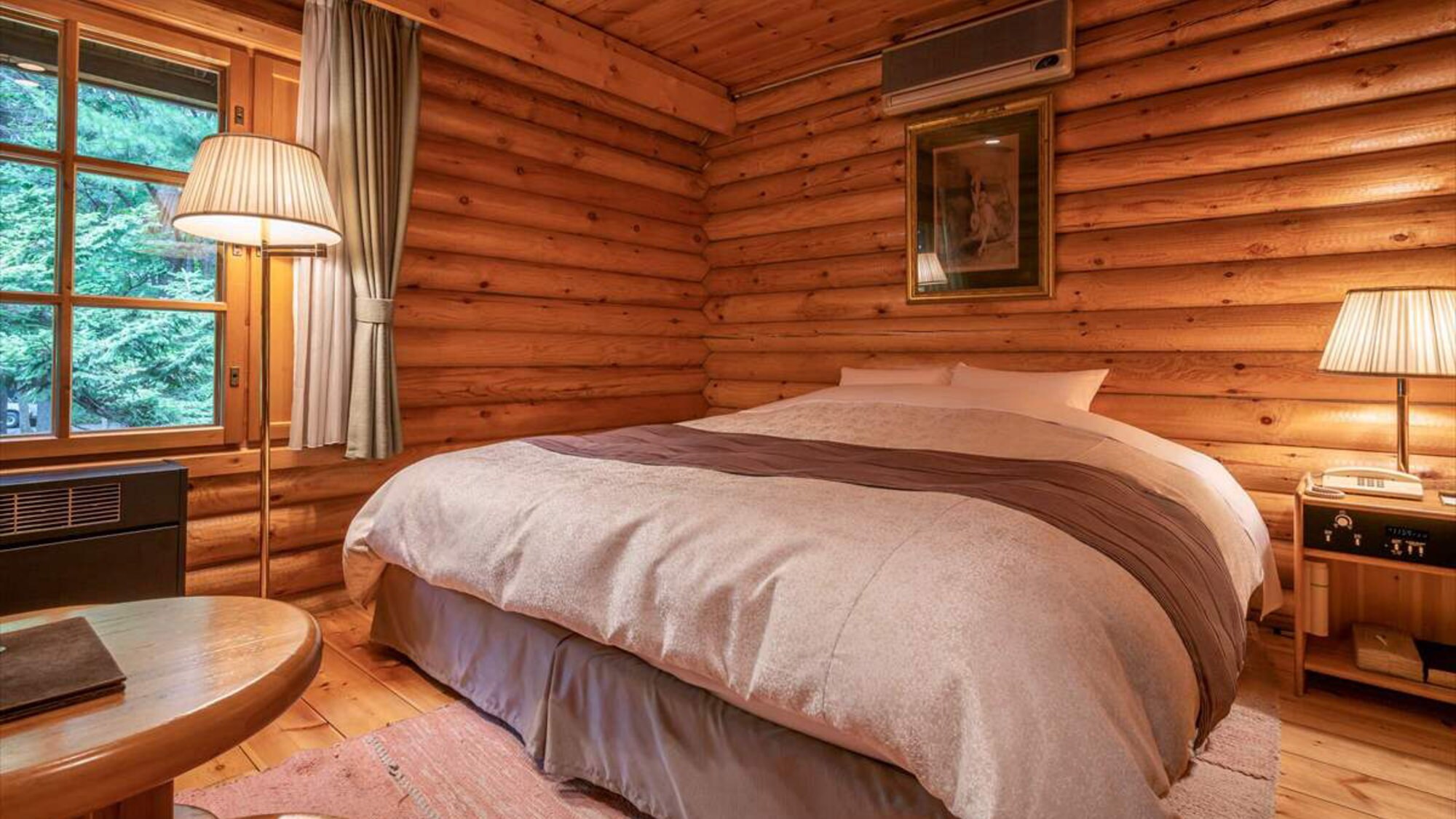 Cottage "Takanosu" / King bedroom example