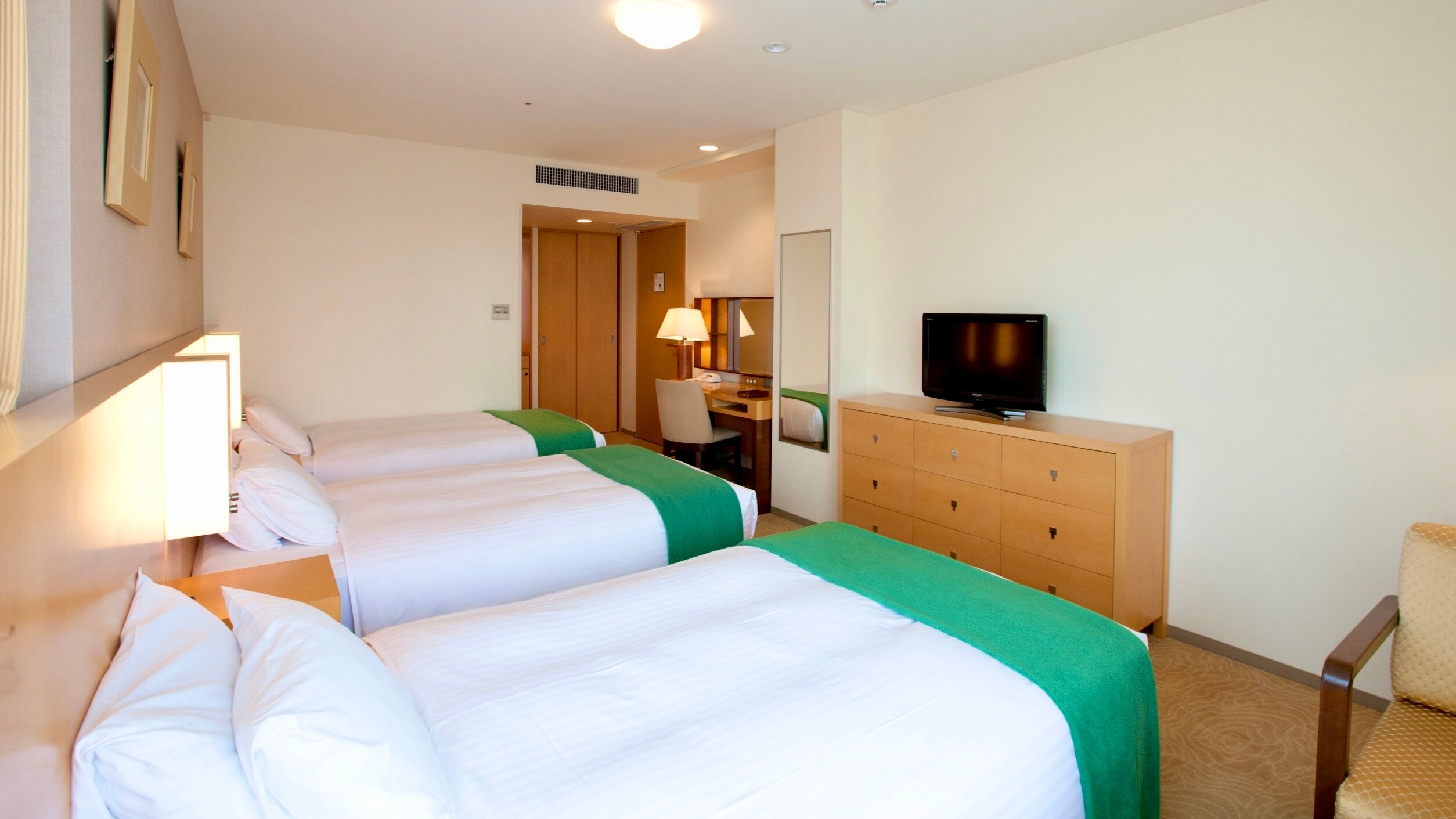 Triple Room