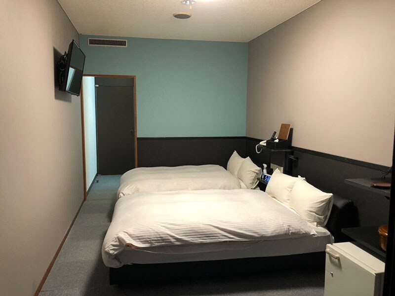 ※【双床房示例】虽然只有一张床，但房间足够宽敞，可以休息。