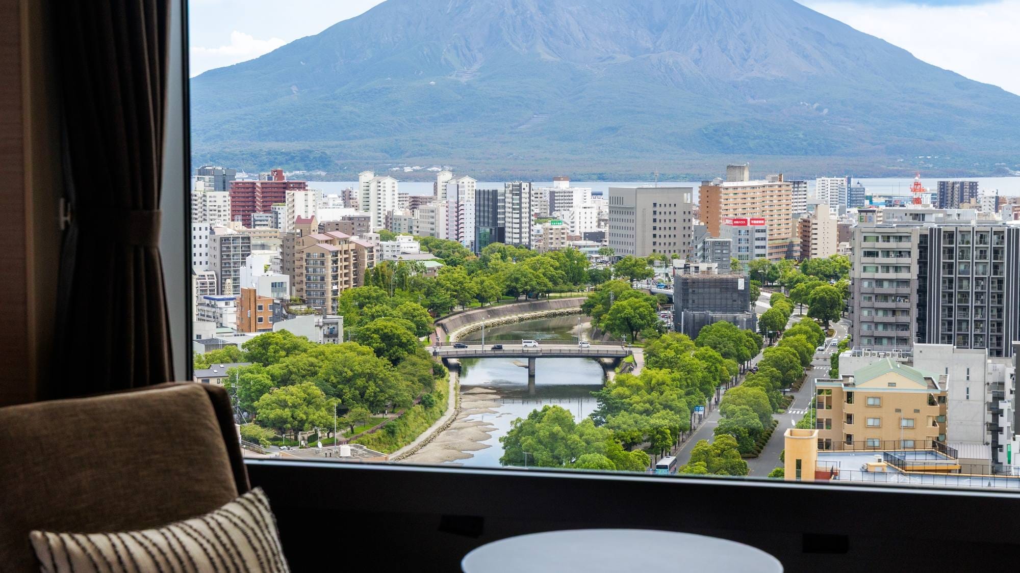The magnificent view of Sakurajima from the room