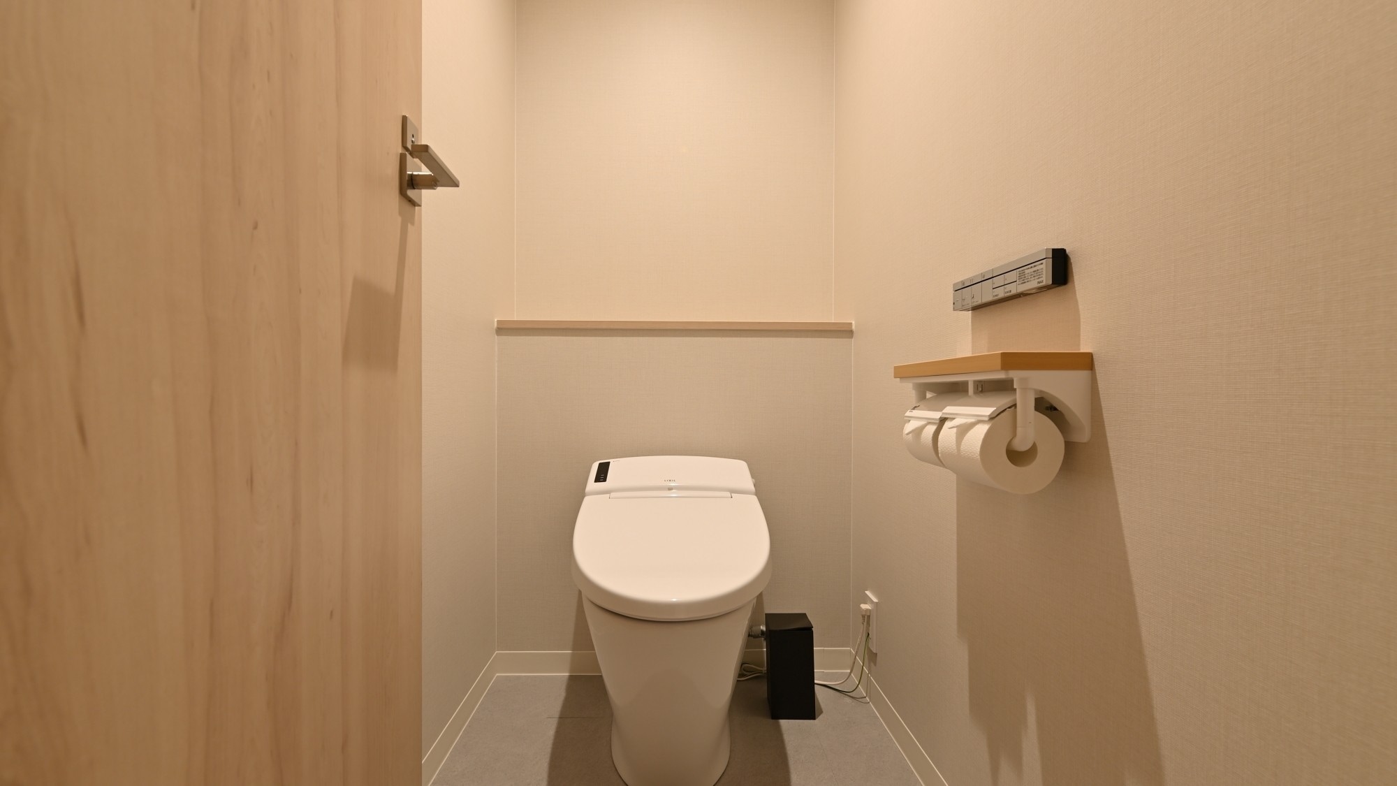 [Example of a tourist room] A restroom that combines cleanliness and comfort.