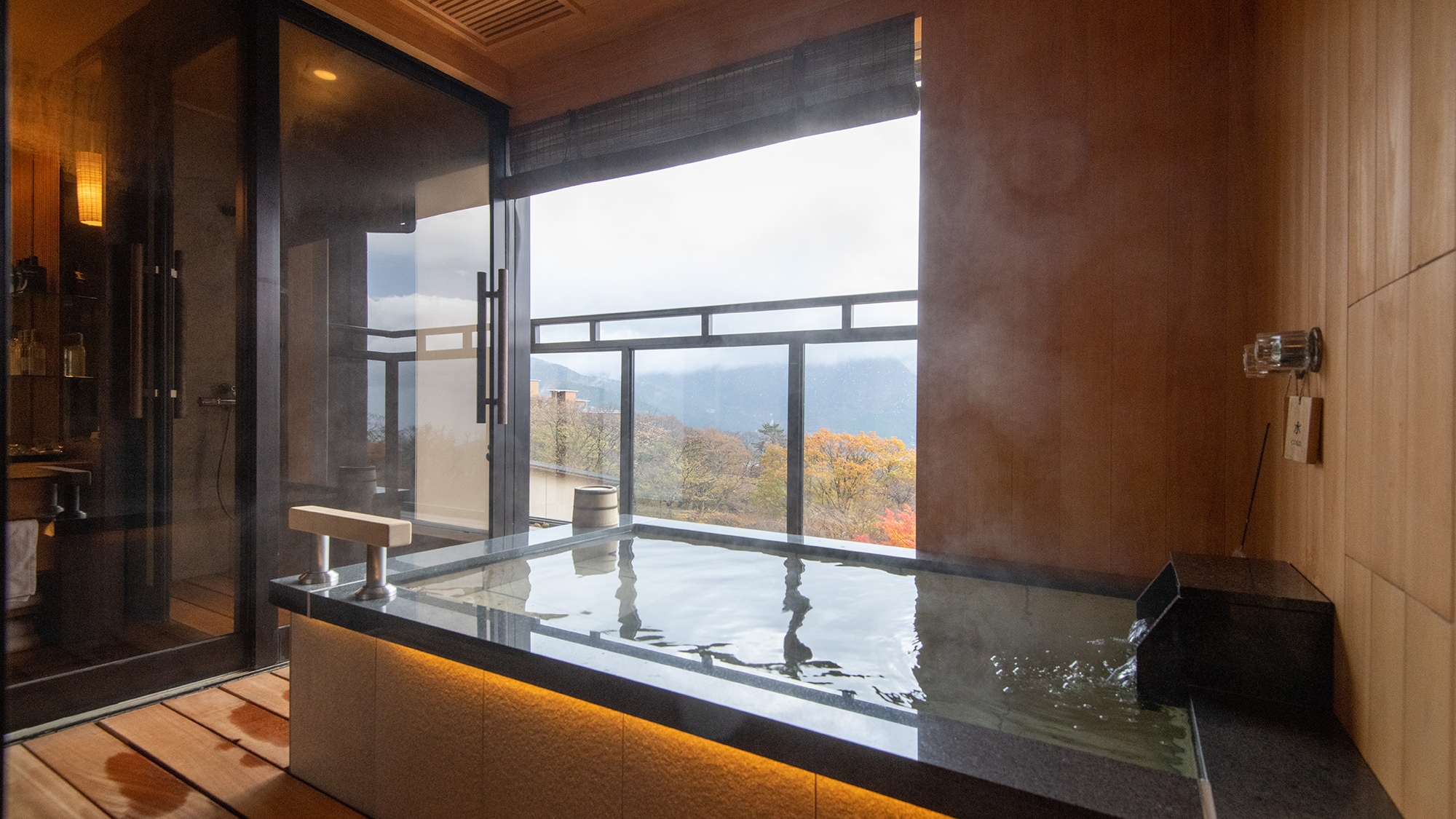 [2-bed room with open-air bath] Modern Japanese guest room designed by Hida carpenters and plasterers