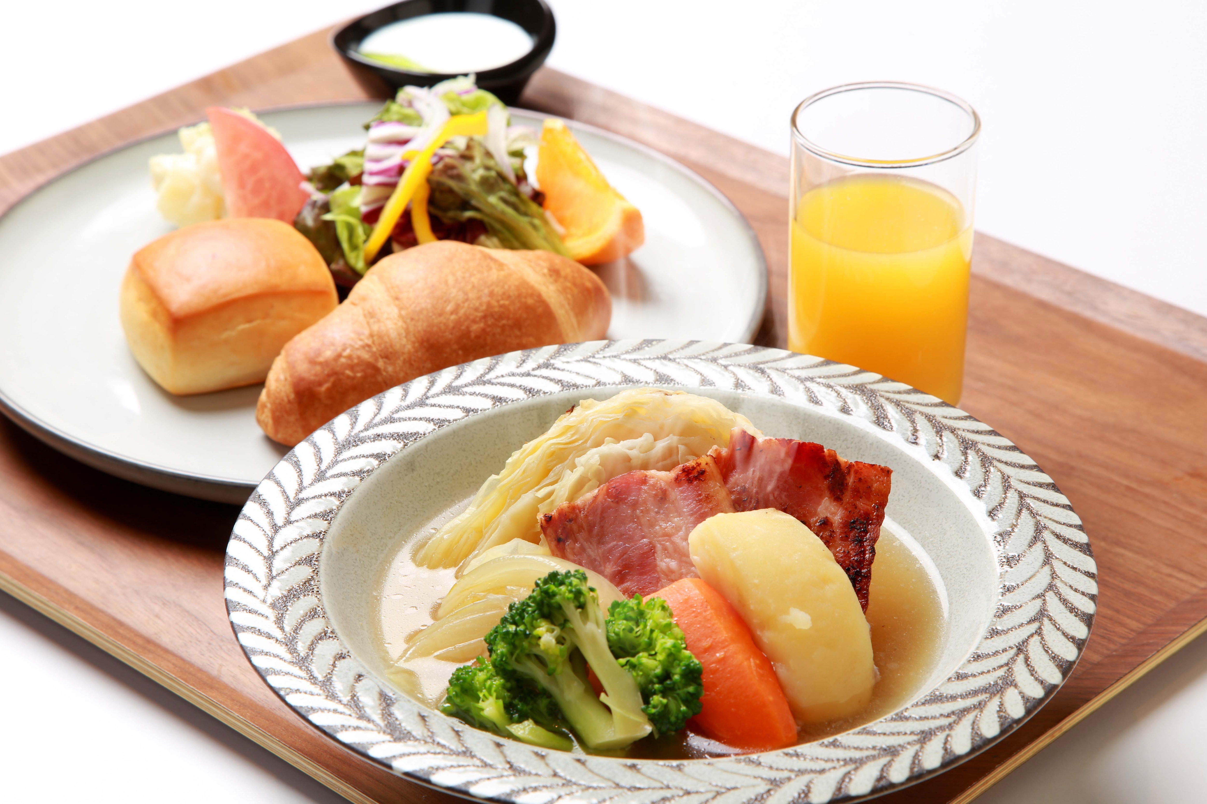 Western breakfast "Pot-au-feu"