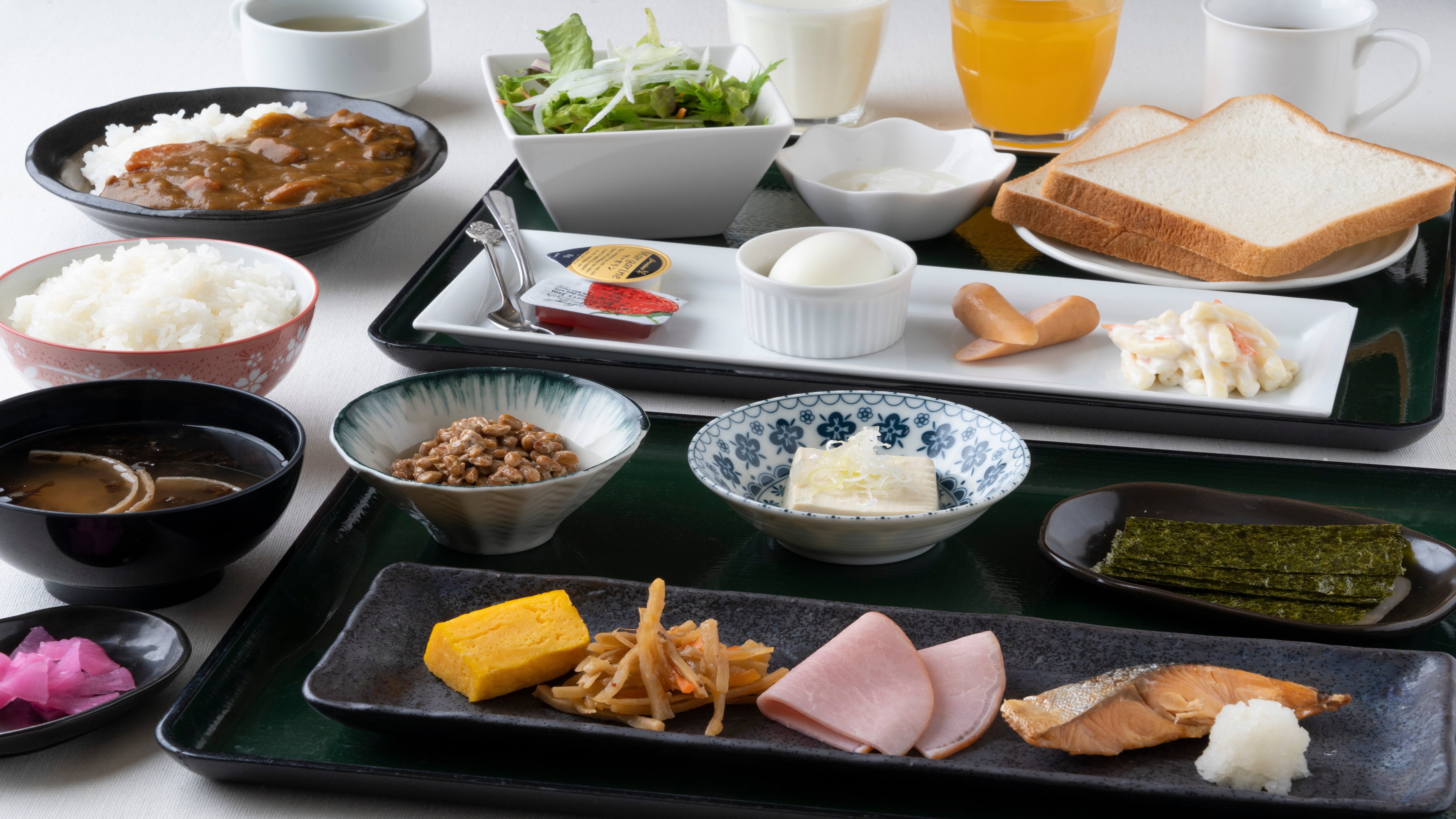 [Breakfast] Choose between Japanese and Western breakfast