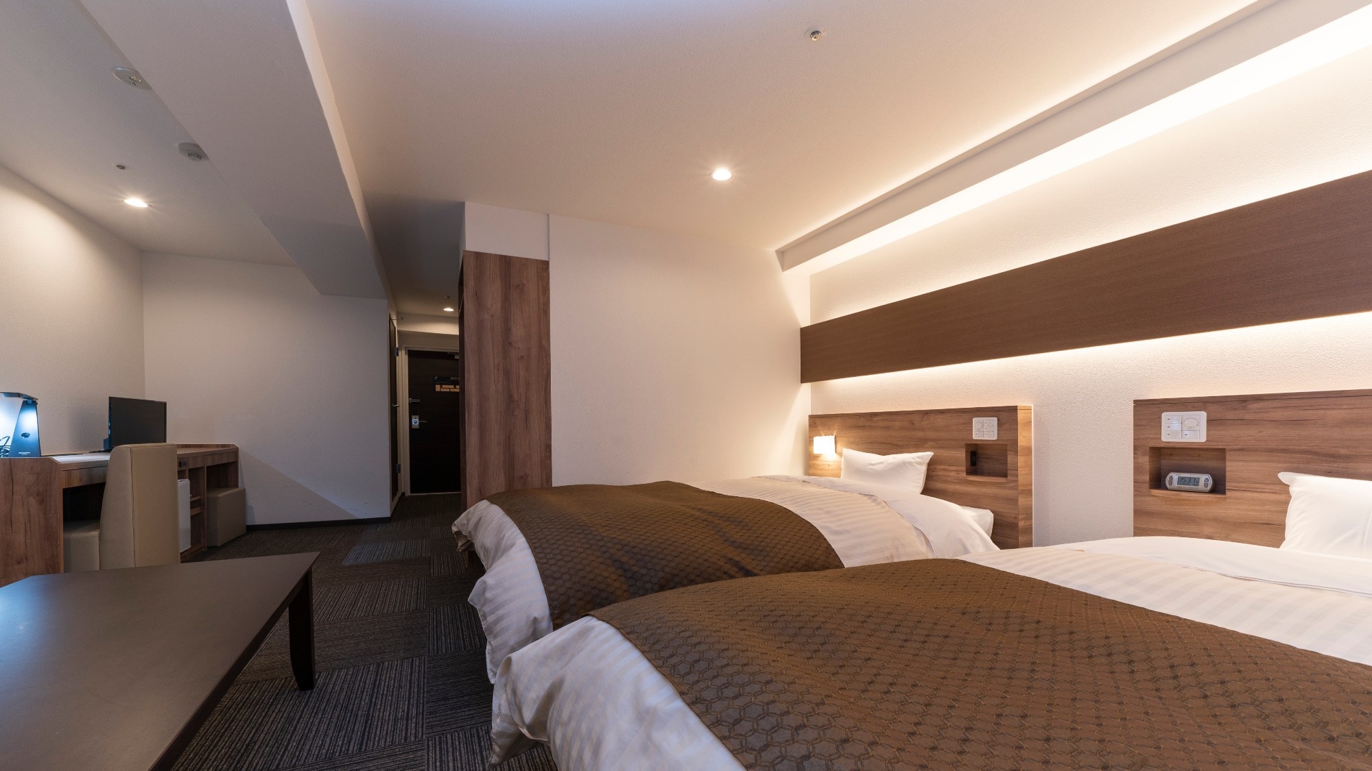 [Smoking / No Smoking] Premium Deluxe Twin ｜ 24 sqm