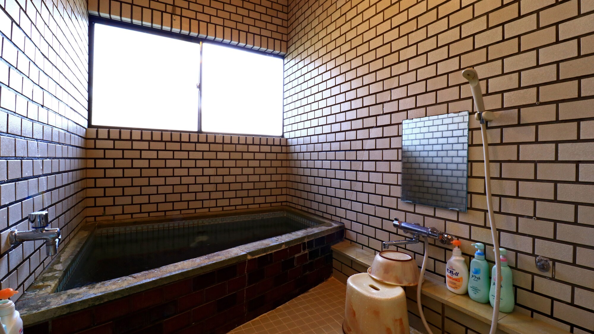 [Kamar Mandi 2] Agak kecil, tetapi Anda dapat menggunakannya secara pribadi.