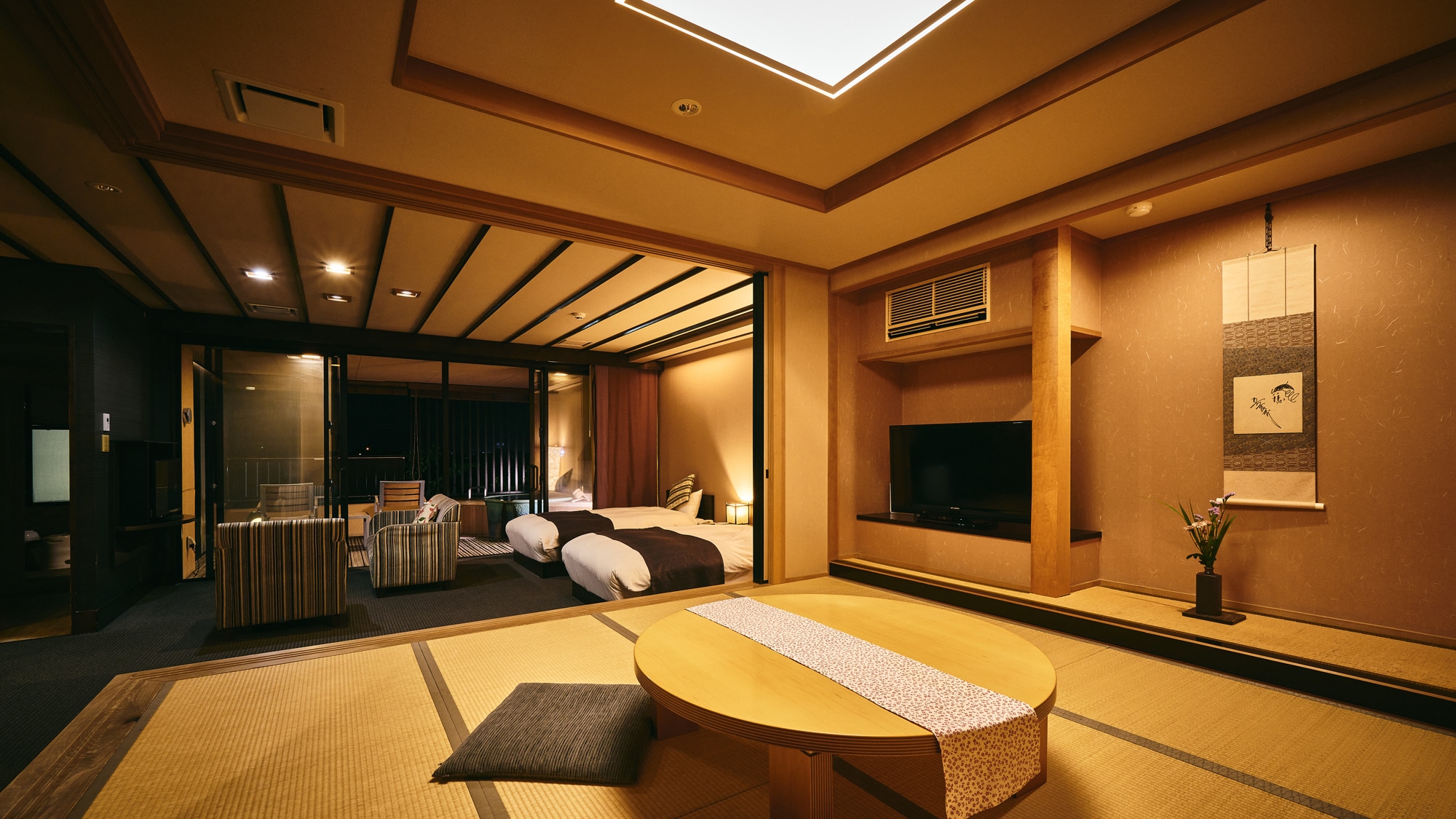 ◆Suikyouan◆ Barrier-free Junior Suite Japanese-Western style room with open-air bath
