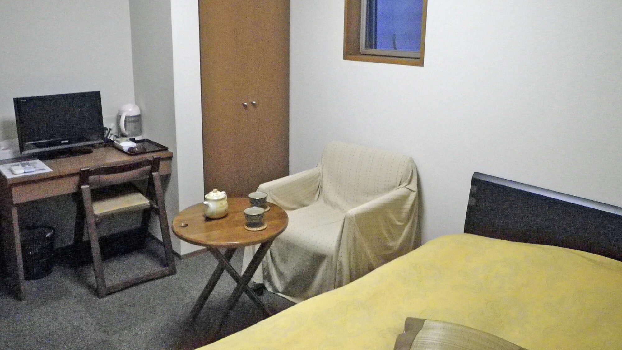 *Double (side table + single sofa) / All rooms have internet access (wireless LAN) and an empty refrigerator