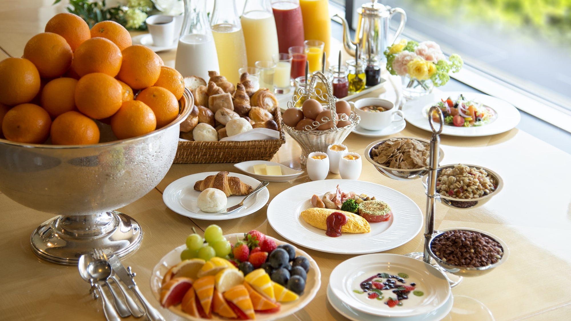 Breakfast buffet / Western food image