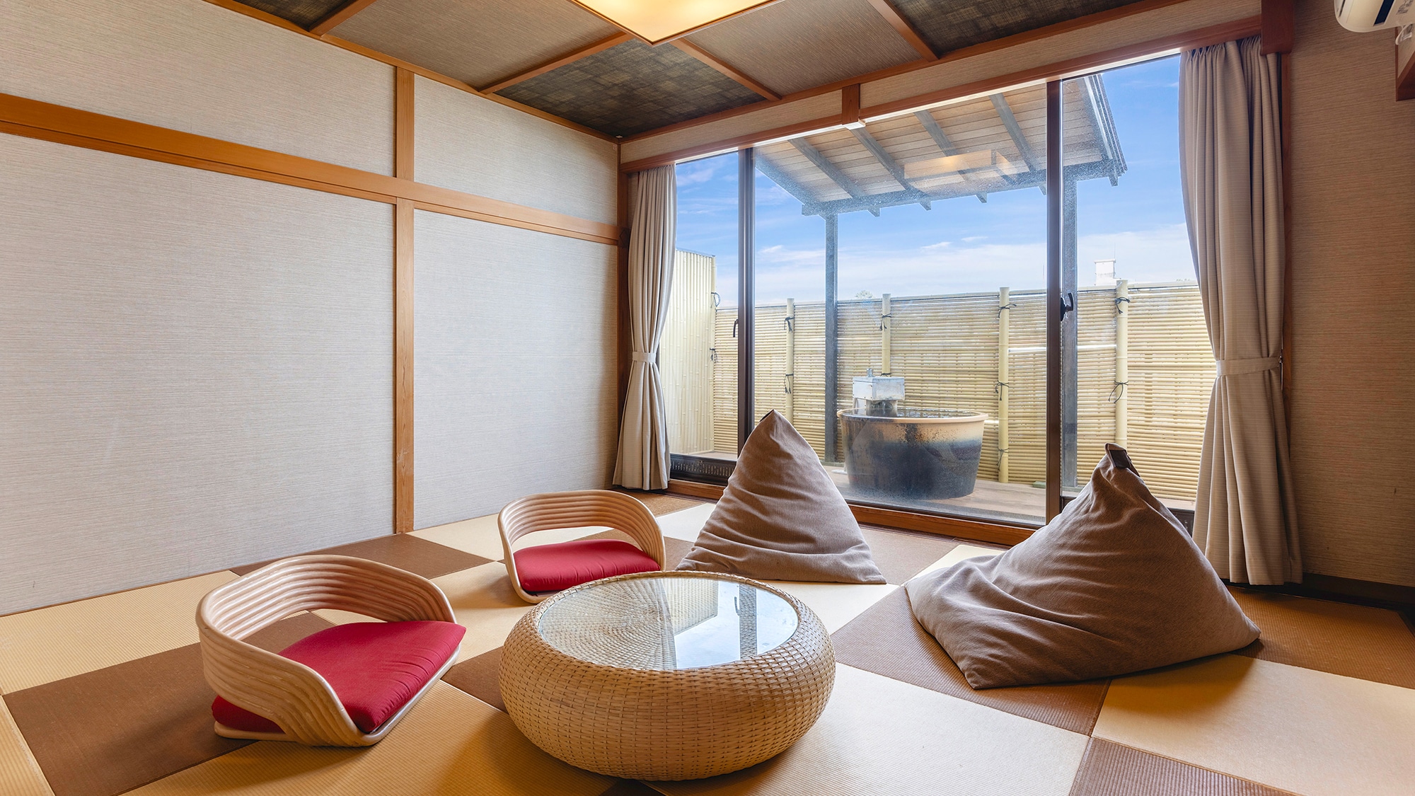 [Tầng tiêu chuẩn ■ Phòng theo phong cách Nhật Bản với 10 chiếu tatami và bồn tắm nước nóng ngoài trời / Không hút thuốc] Có thể ở tối đa 5 người! Hãy tận hưởng suối nước nóng mà không cần do dự.