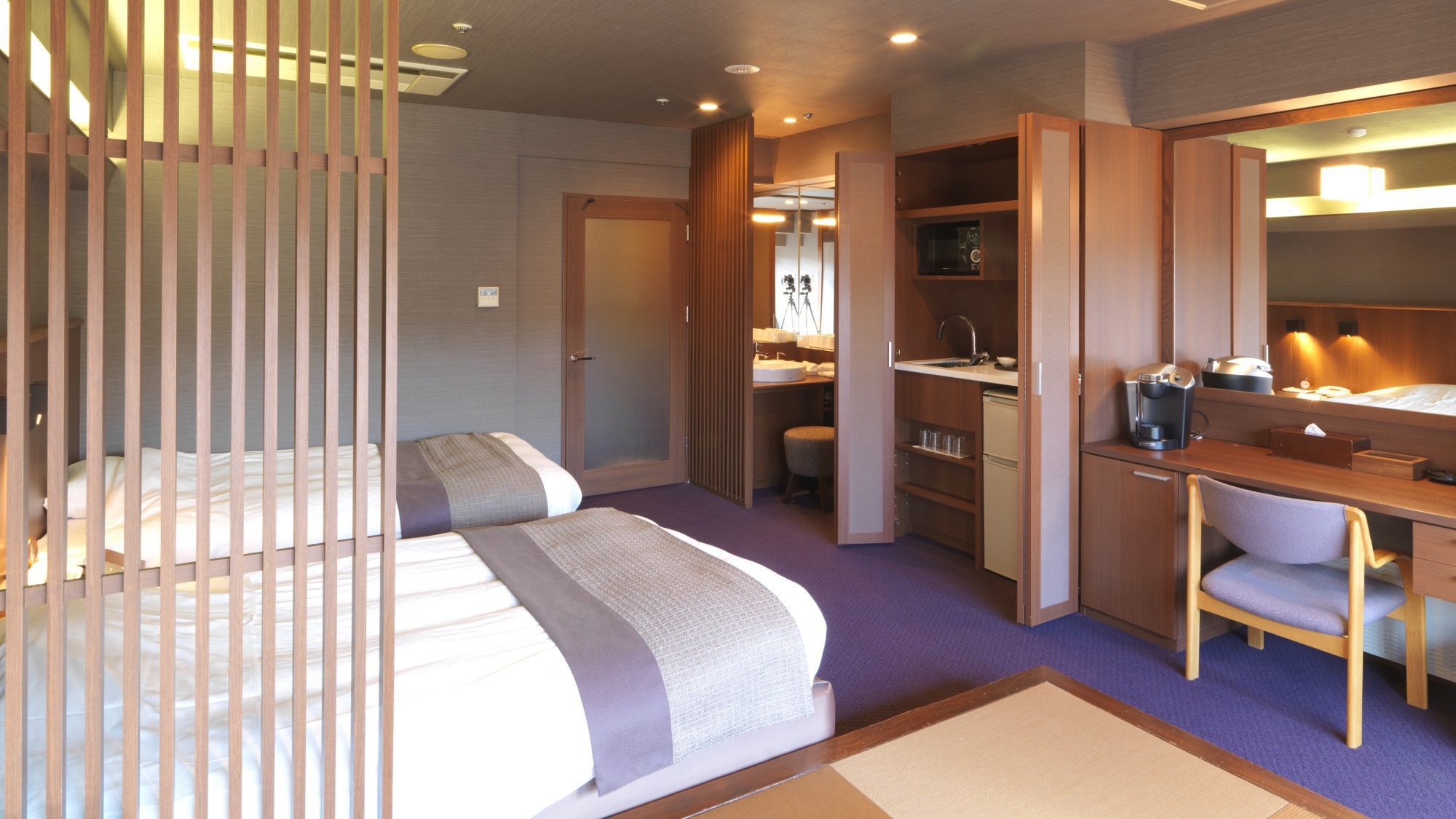 [Main building/Komorebi] Japanese-Western style room (shower booth)/Room recommended for long-term stays with mini kitchen *Image