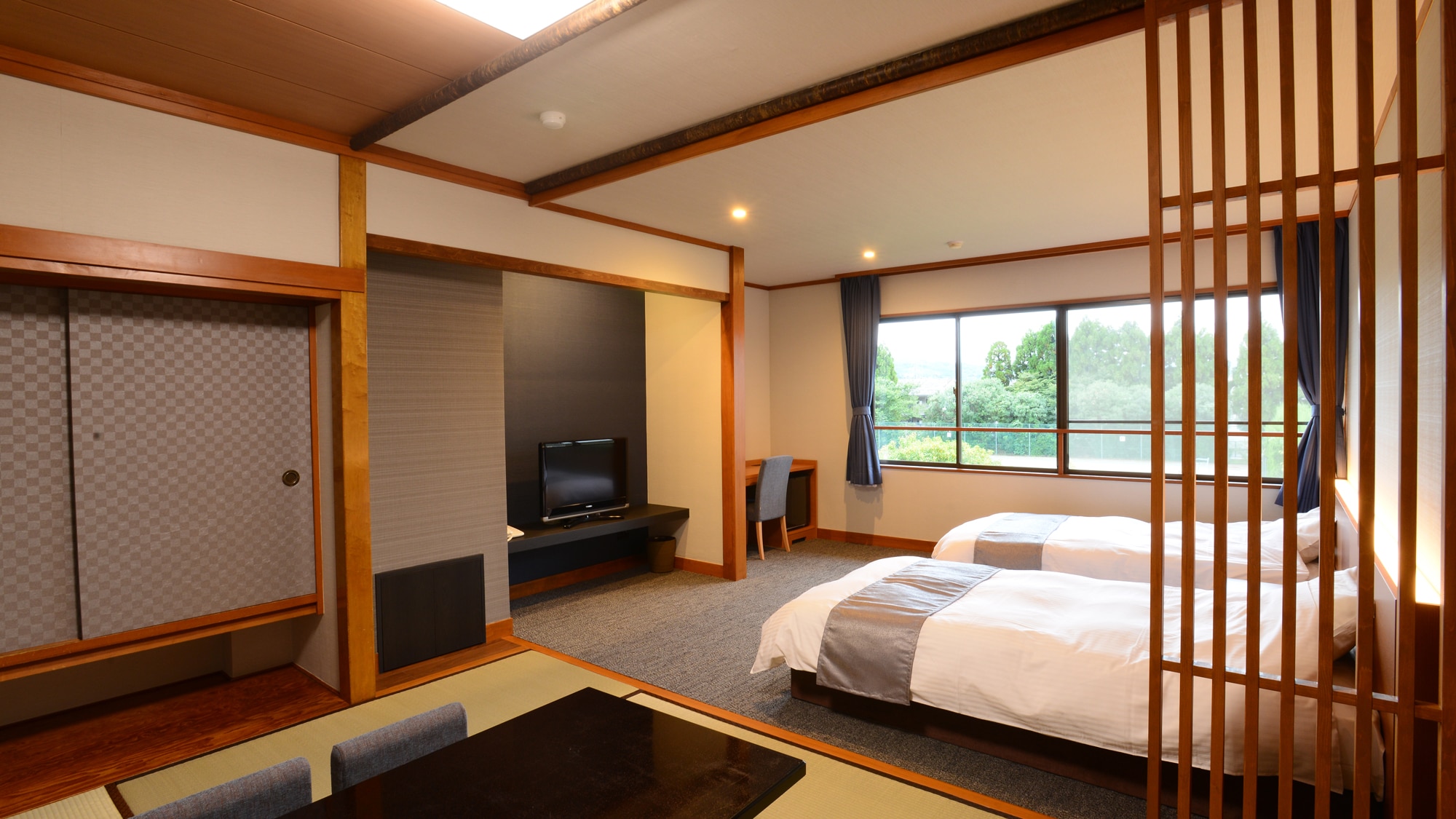 *Japanese-Western style room (Japanese-style room + twin room) with a bathroom with natural hot spring water
