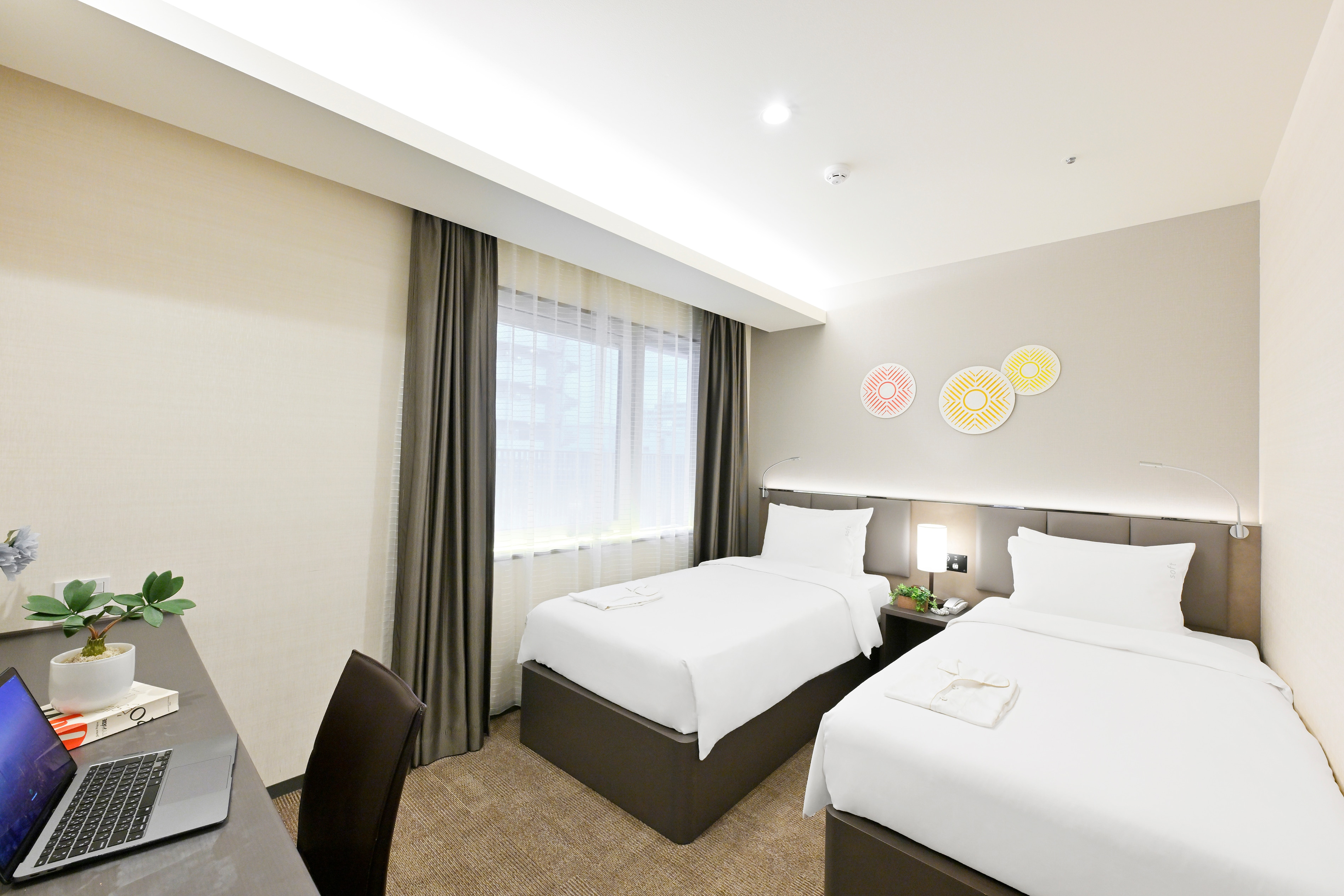 24㎡ Premium Twin Room A simple and functional standard room for 1 to 2 people.