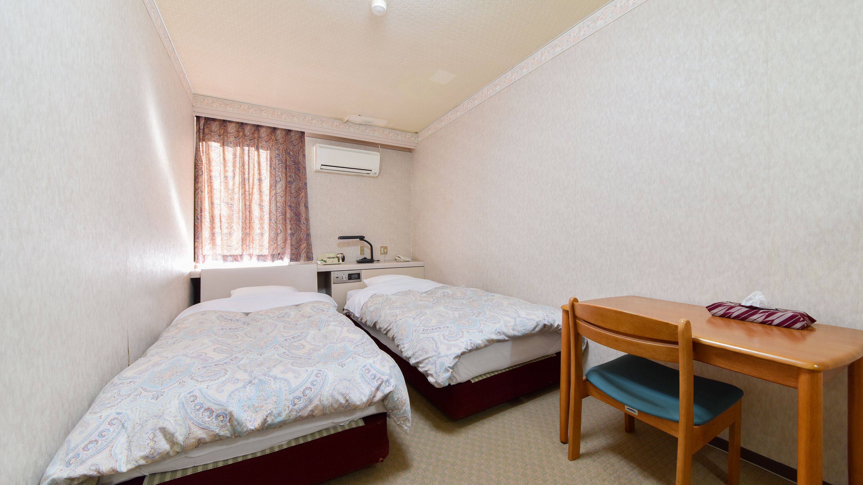 * [Twin room] A simple and spacious room where you can relax and relax.