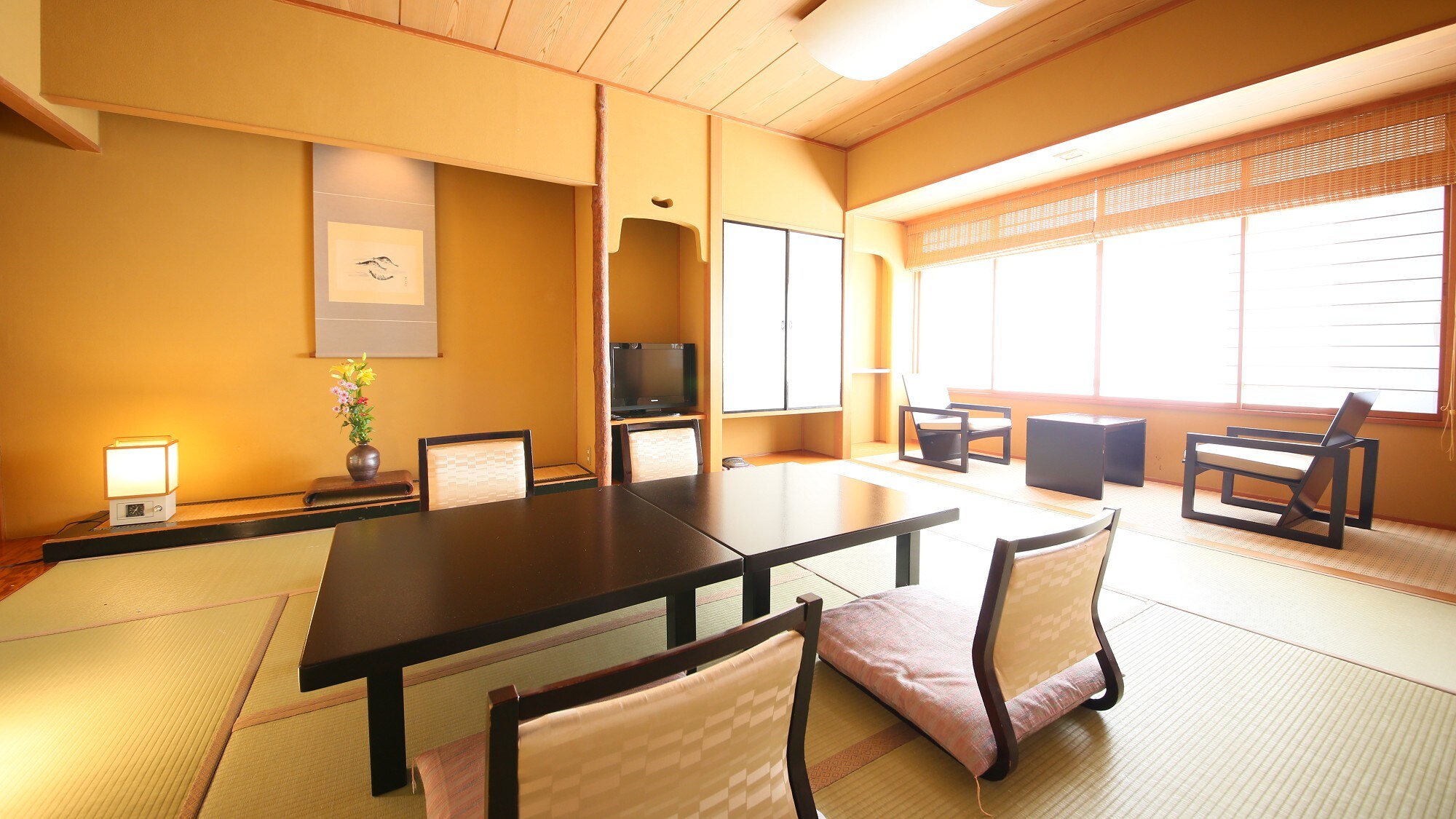 [Japanese-style room 10 tatami mats + 6 tatami mats] Popular with families [No smoking] 2 to 6 people