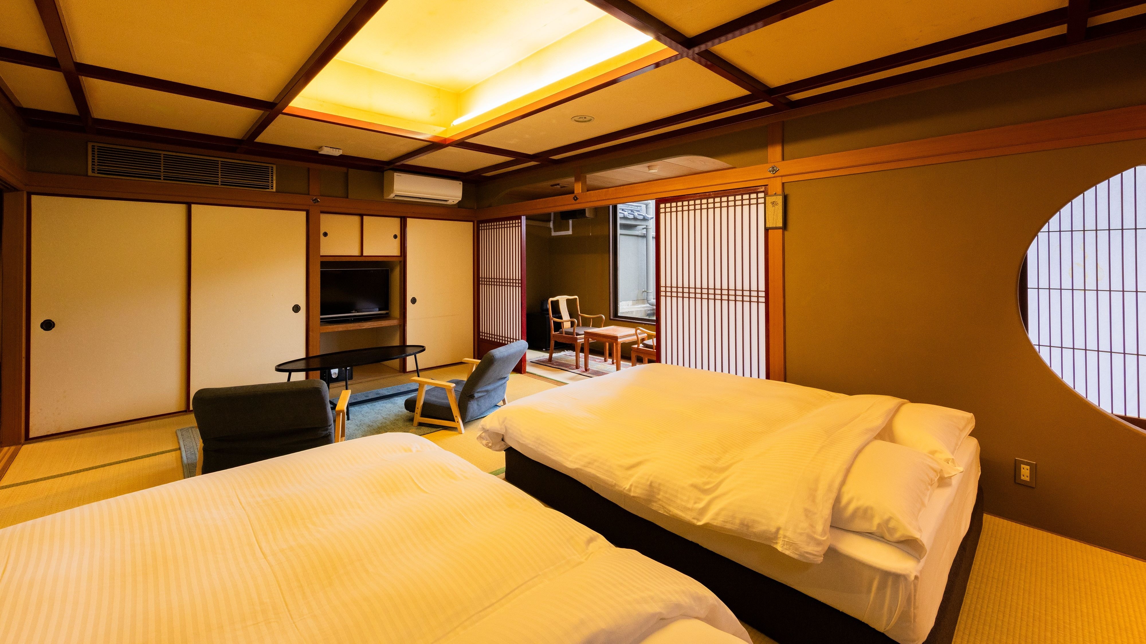 12 tatami double bed_no bath, toilet included