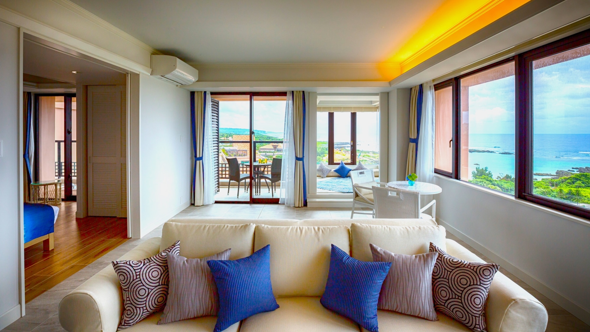 [Bayside/Deluxe Suite 1 Bedroom] Located on the 3rd to 5th floors, total area approximately 100 square meters.