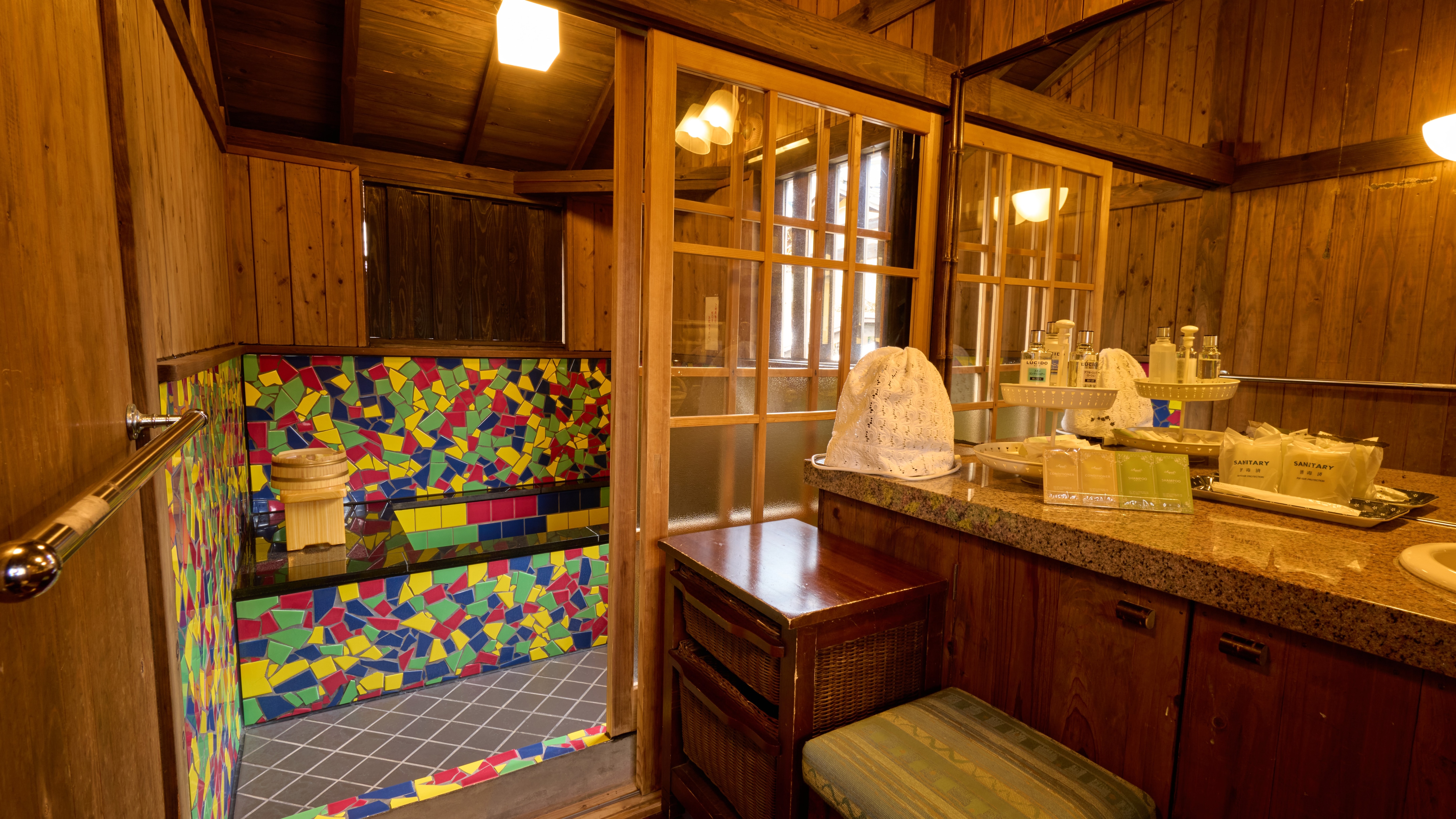 [Main Building/Standard] ~ Twin (Japanese-style room) with indoor bath and toilet
