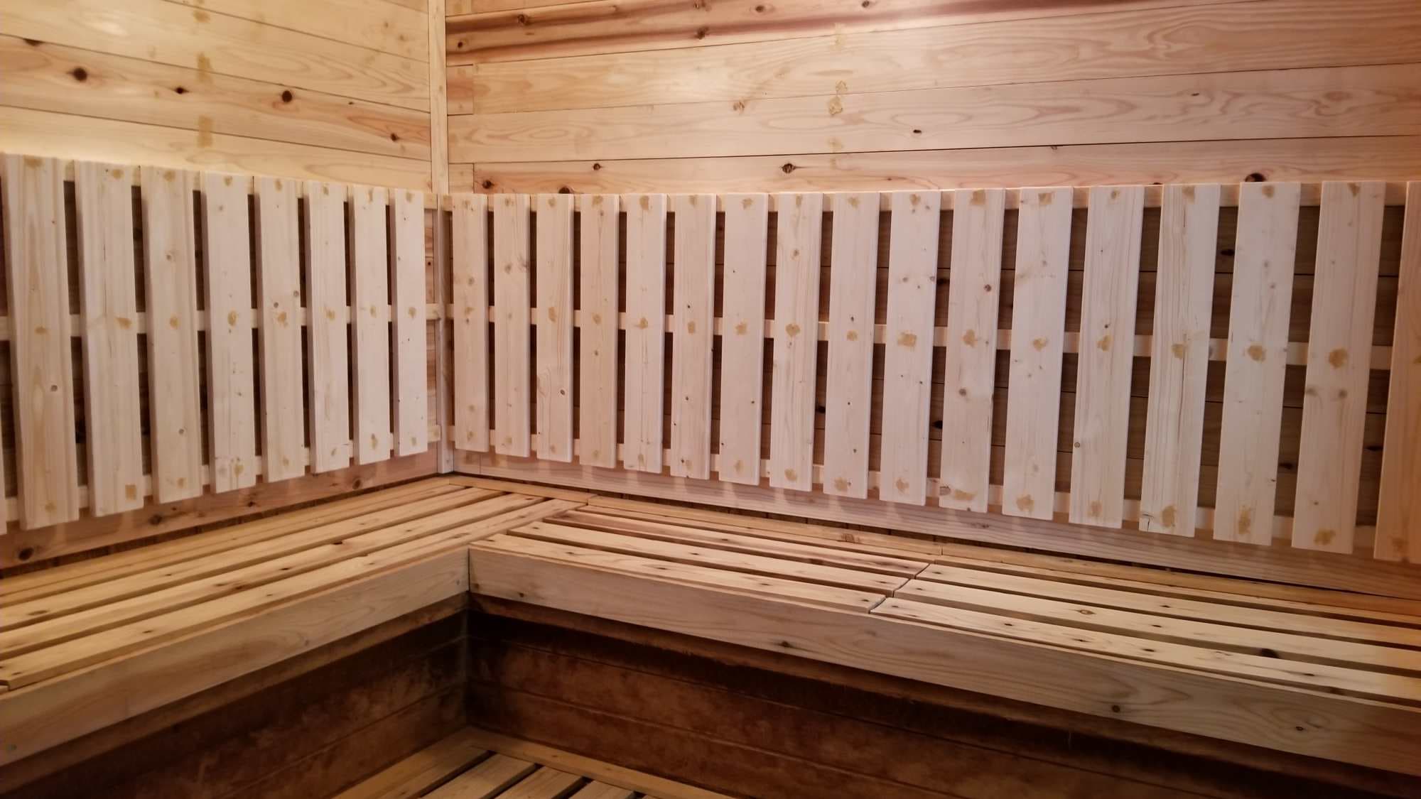 *Large public bath (sauna/1 for men and 1 for women)