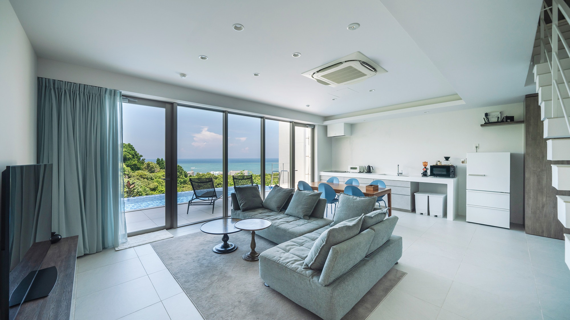 ・[SOL] Create wonderful memories in a modern space with a white base.